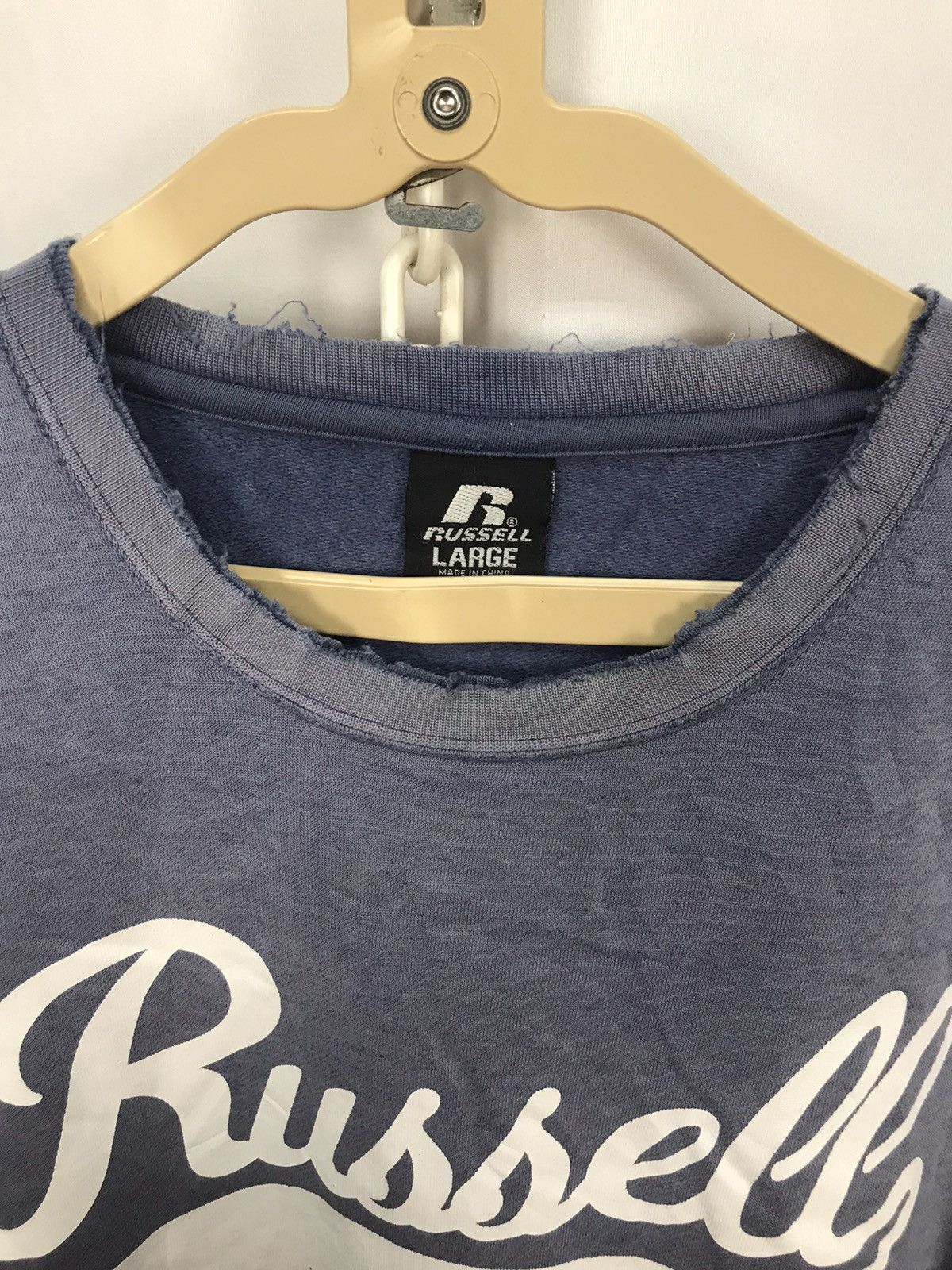 Russell Athletic Vintage Russell athletic distressed sweatshirt Size US L / EU 52-54 / 3 - 5 Thumbnail