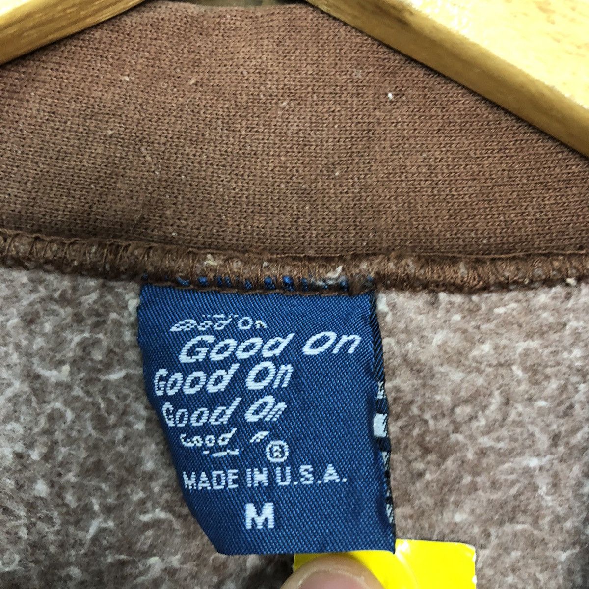 Vintage Good On vintage usa Brown Cardigan #3745 Size US M / EU 48-50 / 2 - 11 Thumbnail