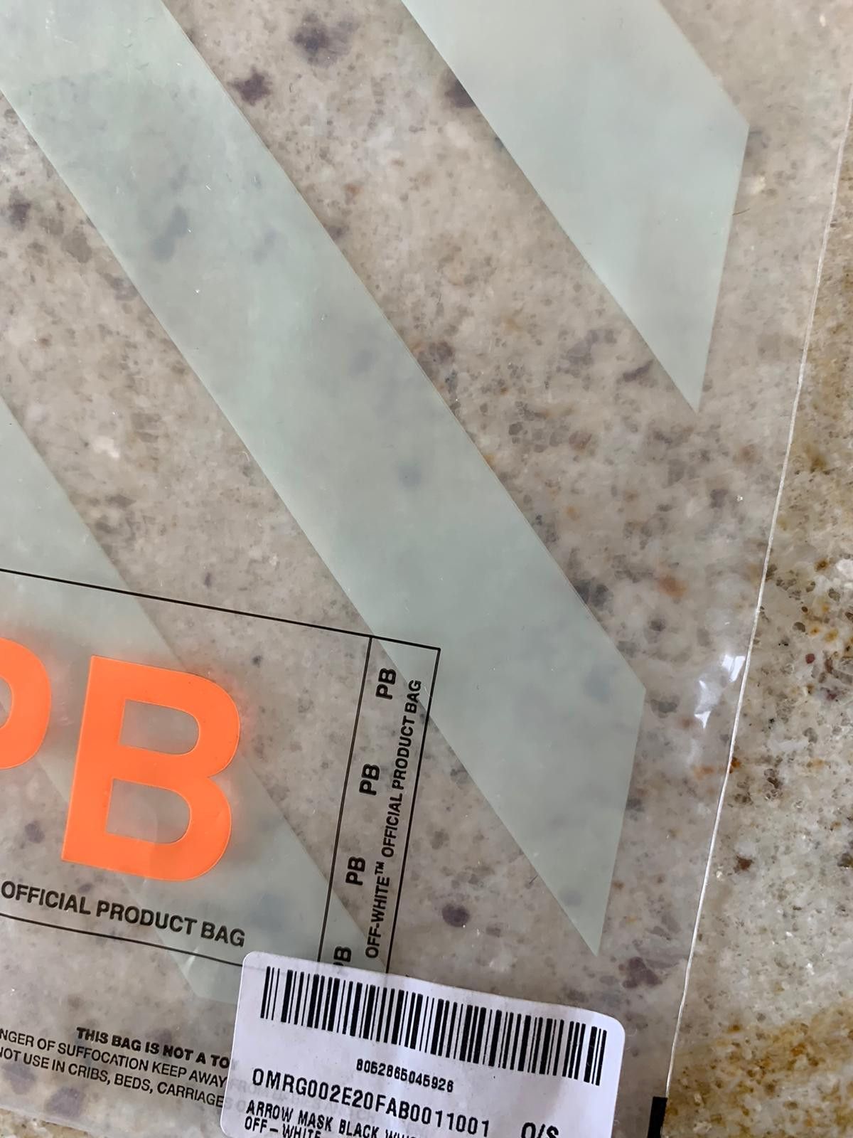 Off-White Arrow Mask in Black Size ONE SIZE - 3 Thumbnail