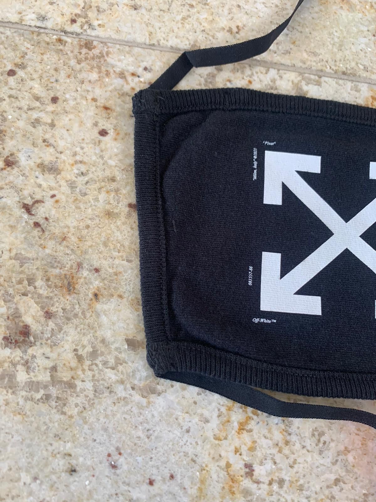 Off-White Arrow Mask in Black Size ONE SIZE - 7 Thumbnail