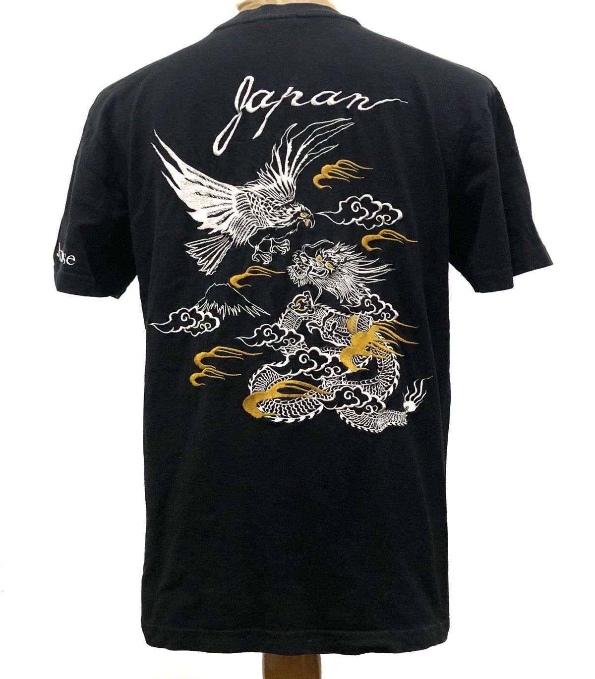 Japanese Brand Short Sleeve T-shirt Japanes Brand Dragon Size US L / EU 52-54 / 3 - 1 Thumbnail