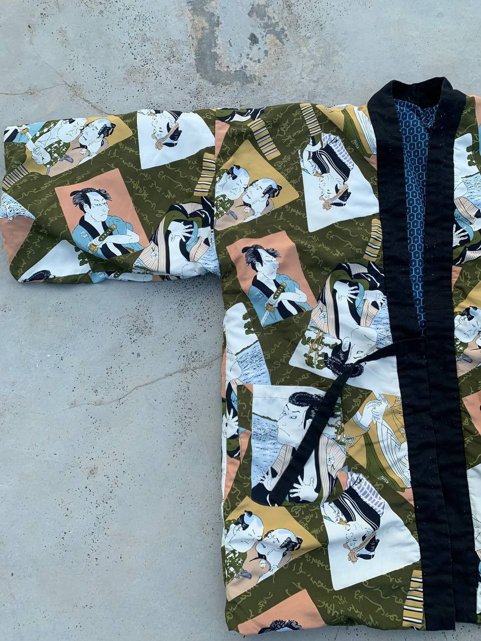 Japanese Brand Japanese Geisha Comic Strip Primaloft Reversible Kimono Size US L / EU 52-54 / 3 - 4 Thumbnail