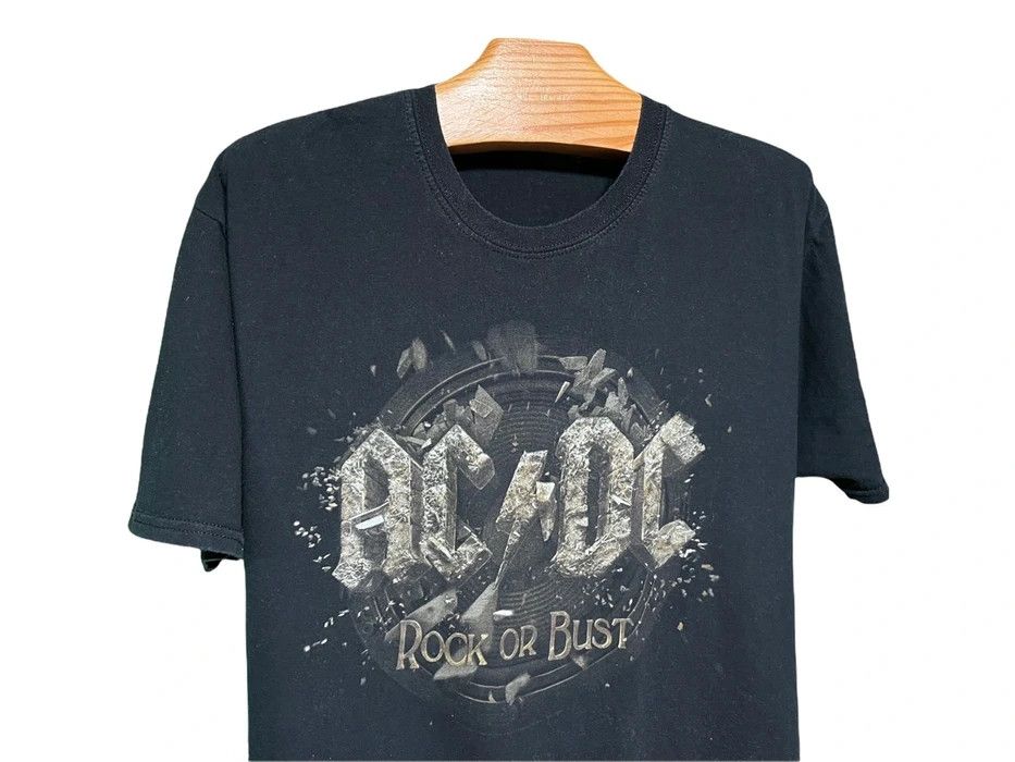 AC/DC × Band Tees × Vintage Vintage ACDC Rock OF Bust T-Shirt Like Metallica Slayer Size US XL / EU 56 / 4 - 1 Thumbnail
