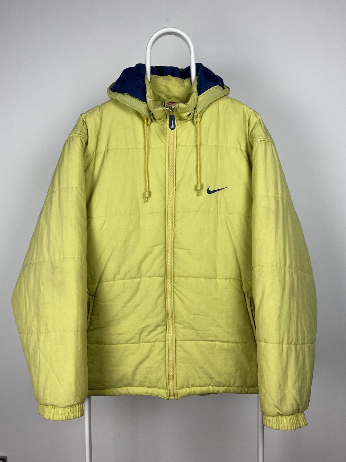 Nike 90s Nike vintage yellow puffer jacket spell out big logo Size US M / EU 48-50 / 2 - 3 Thumbnail