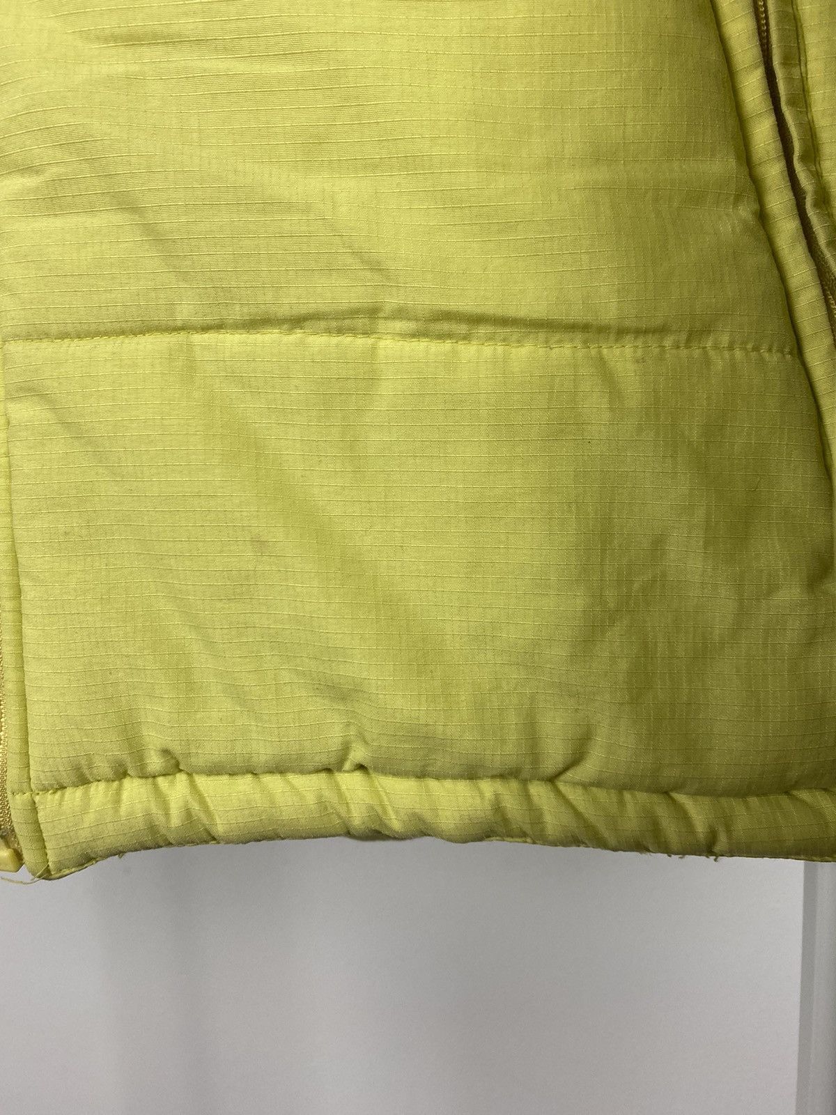 Nike 90s Nike vintage yellow puffer jacket spell out big logo Size US M / EU 48-50 / 2 - 6 Thumbnail