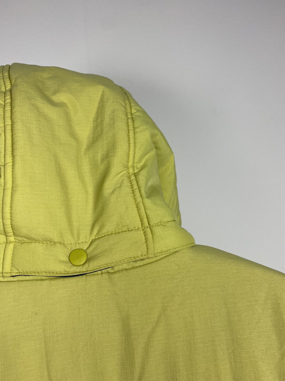 Nike 90s Nike vintage yellow puffer jacket spell out big logo Size US M / EU 48-50 / 2 - 11 Thumbnail