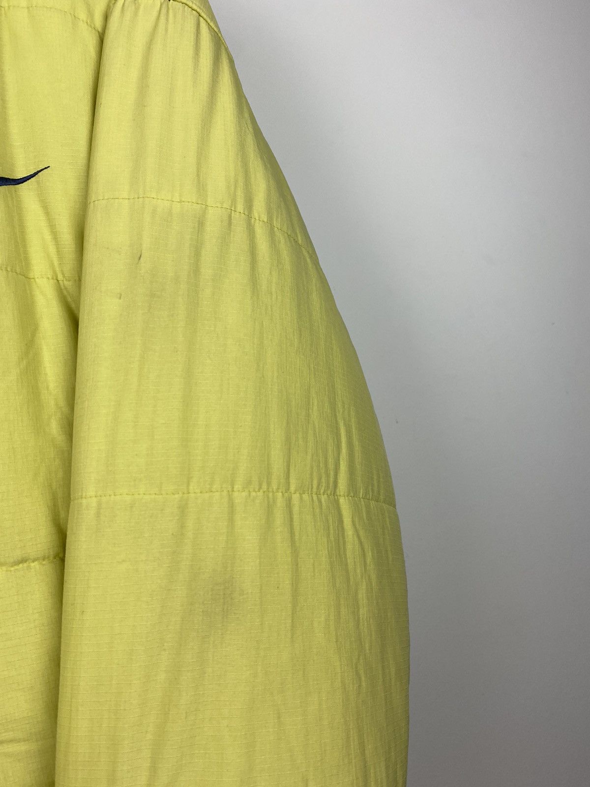 Nike 90s Nike vintage yellow puffer jacket spell out big logo Size US M / EU 48-50 / 2 - 9 Thumbnail