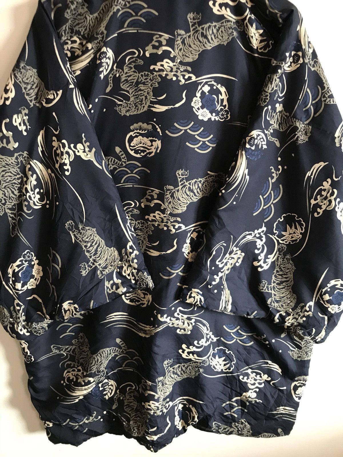 Japanese Brand × Vintage Vintage Japanese Handmade Quilted Kimono Tiger Over Print Size US L / EU 52-54 / 3 - 4 Thumbnail
