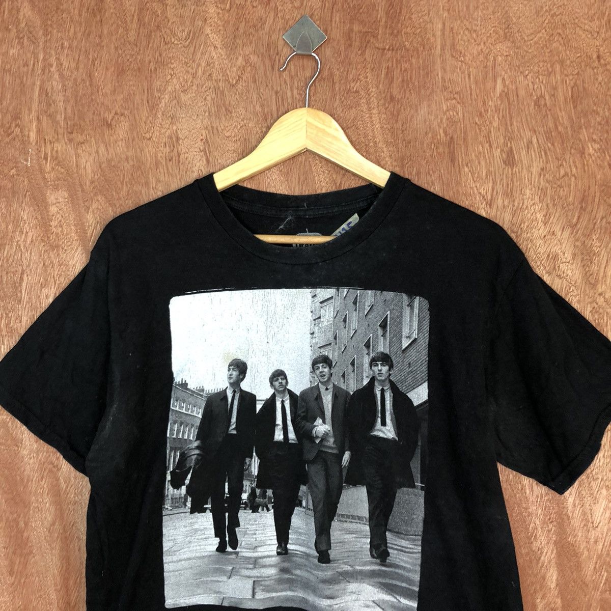 Band Tees DLL The Beatles Black Short Sleeve Shirt #2135 Size US L / EU 52-54 / 3 - 7 Thumbnail