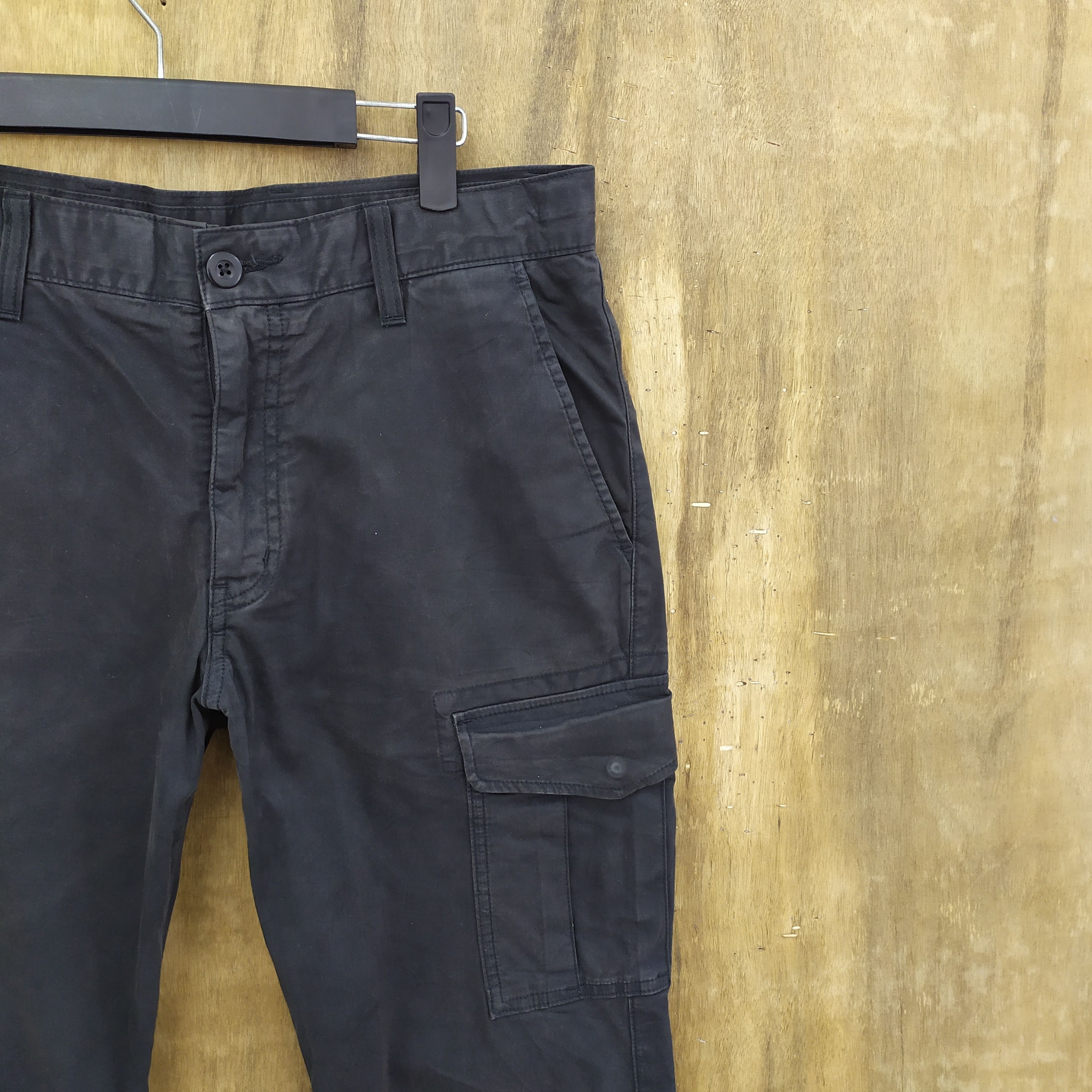 Japanese Brand JAPAN BLACK SKINNY CARGO PANTS Size US 30 / EU 46 - 6 Thumbnail