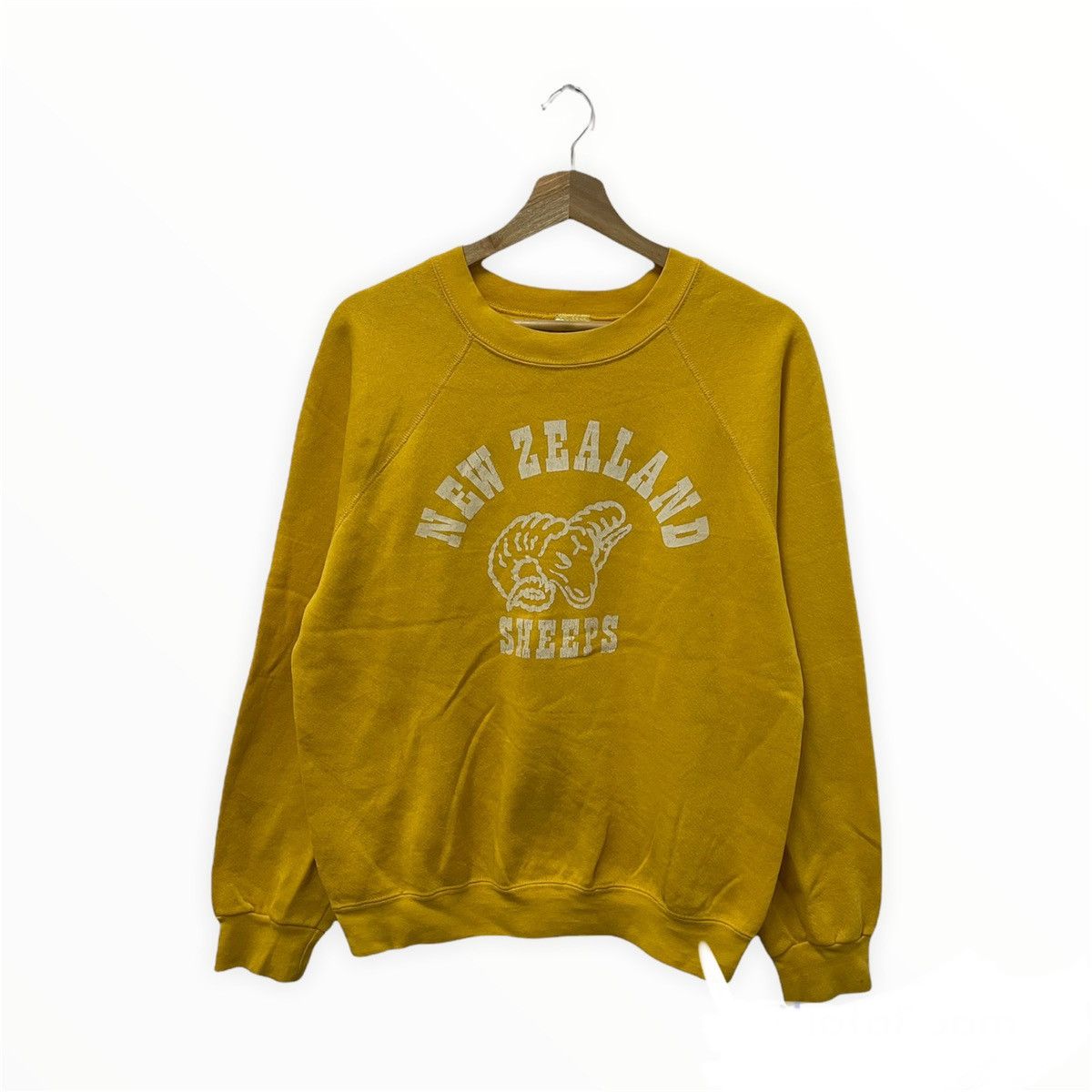 Edwin × Vintage Vintage Edwin Sheeps Head Printed Crewneck Sweatshirt Size US M / EU 48-50 / 2 - 1 Thumbnail