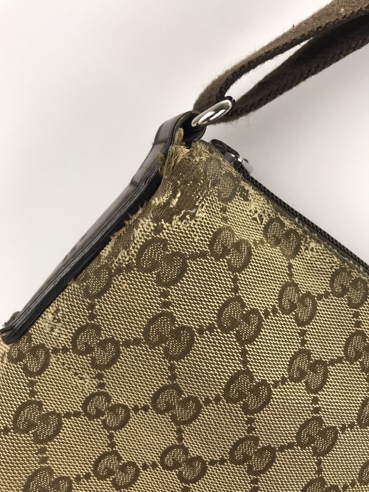 Gucci ❌Last Drop❌🔥Rare🔥Auth Vintage Gucci GG Cross body bag Size ONE SIZE - 7 Thumbnail