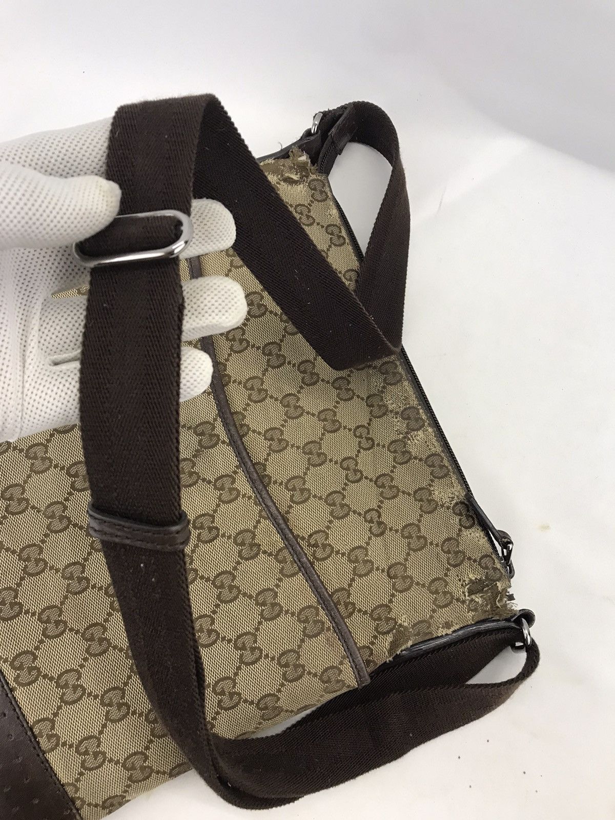 Gucci ❌Last Drop❌🔥Rare🔥Auth Vintage Gucci GG Cross body bag Size ONE SIZE - 14 Thumbnail
