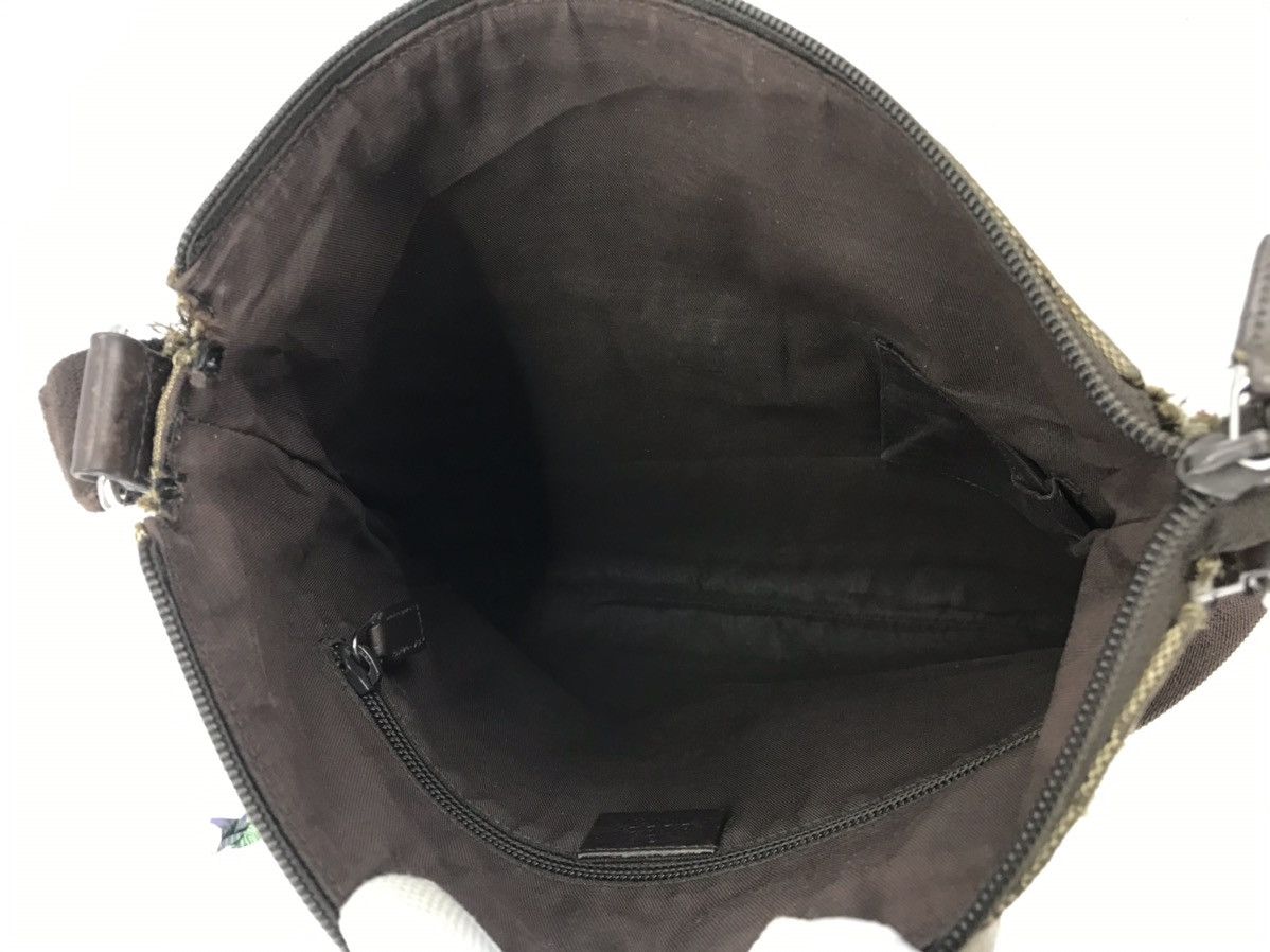 Gucci ❌Last Drop❌🔥Rare🔥Auth Vintage Gucci GG Cross body bag Size ONE SIZE - 16 Thumbnail