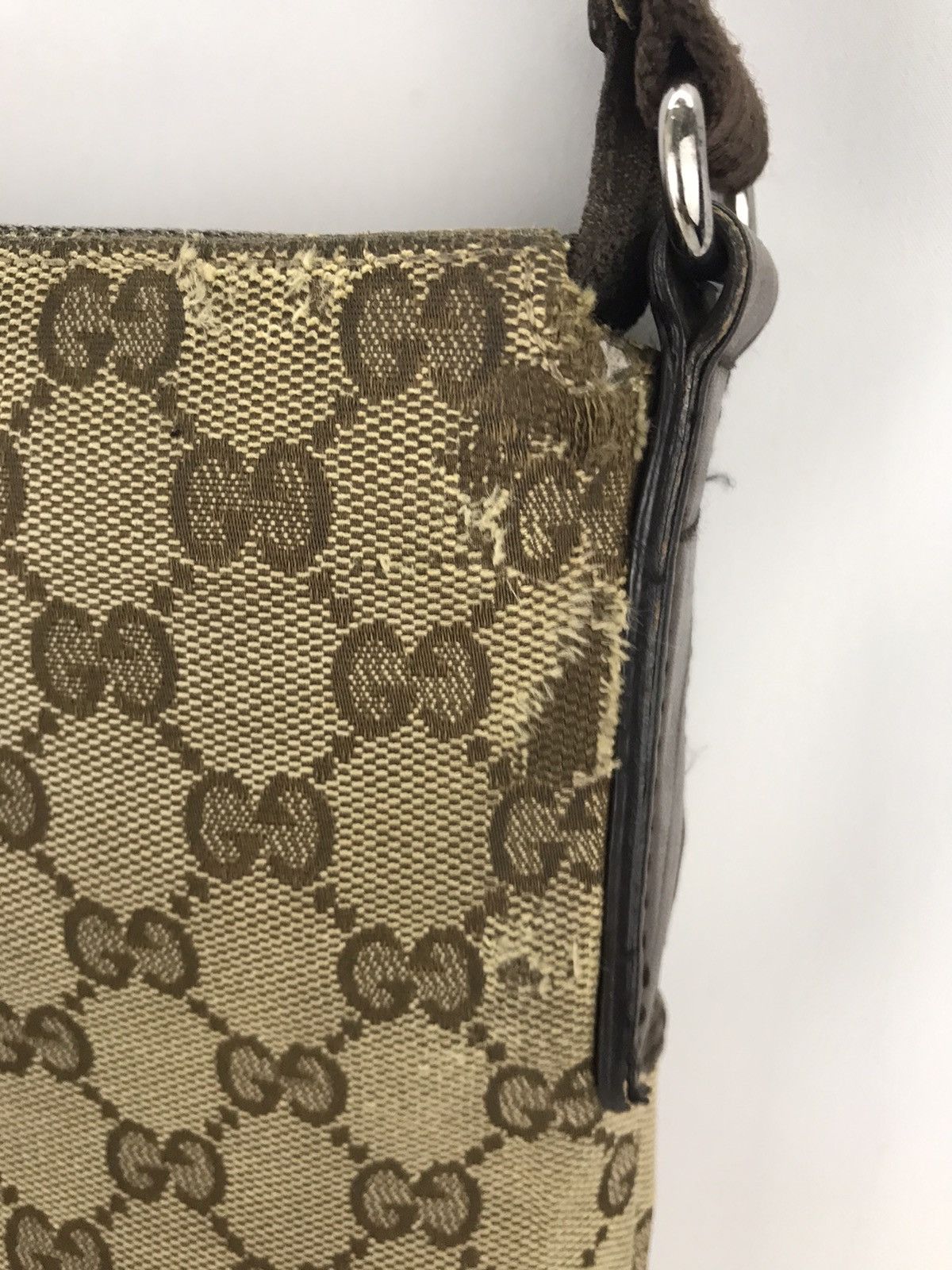 Gucci ❌Last Drop❌🔥Rare🔥Auth Vintage Gucci GG Cross body bag Size ONE SIZE - 8 Thumbnail