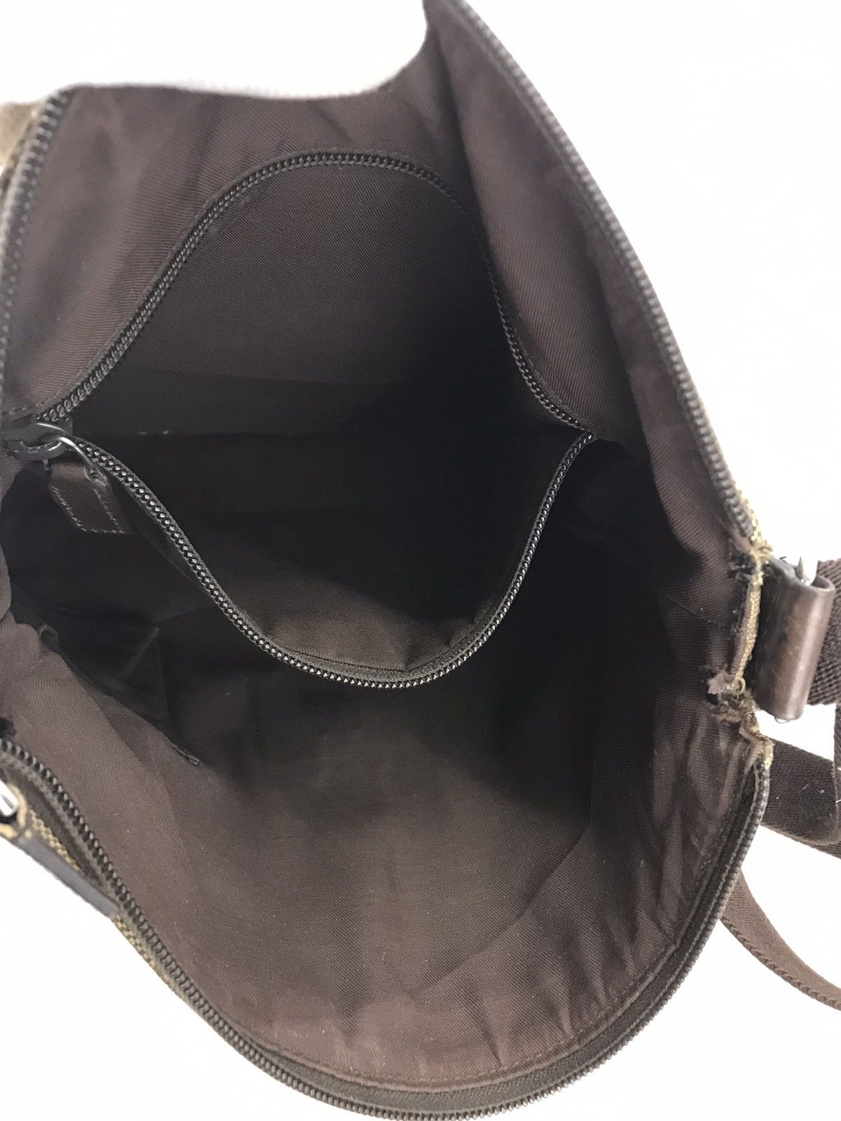 Gucci ❌Last Drop❌🔥Rare🔥Auth Vintage Gucci GG Cross body bag Size ONE SIZE - 18 Thumbnail