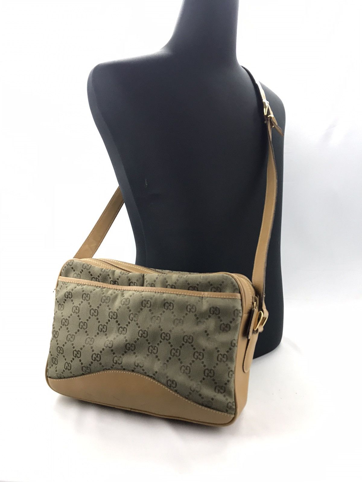 Gucci ❌Last Drop❌ 🔥Rare🔥Auth Gucci GG monogram Shoulderbag Size ONE SIZE - 23 Thumbnail