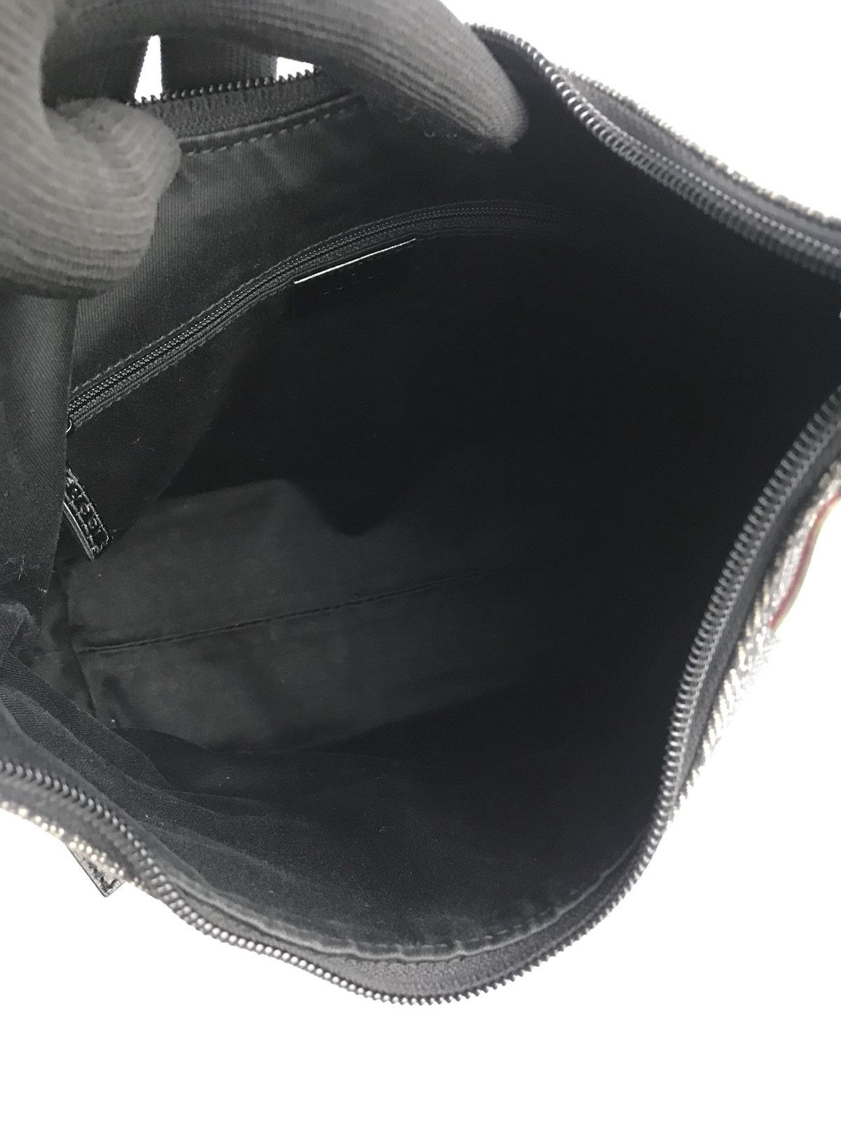 Gucci ❌Last Drop❌ 🔥 Rare🔥 Authentic Gucci GG Hobo Bag Size ONE SIZE - 23 Thumbnail