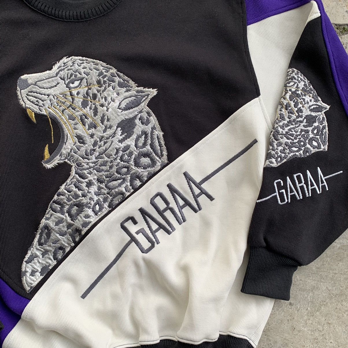 Japanese Brand Garaa leapord cheetah image art vintage sweatshirt Size US M / EU 48-50 / 2 - 18 Thumbnail