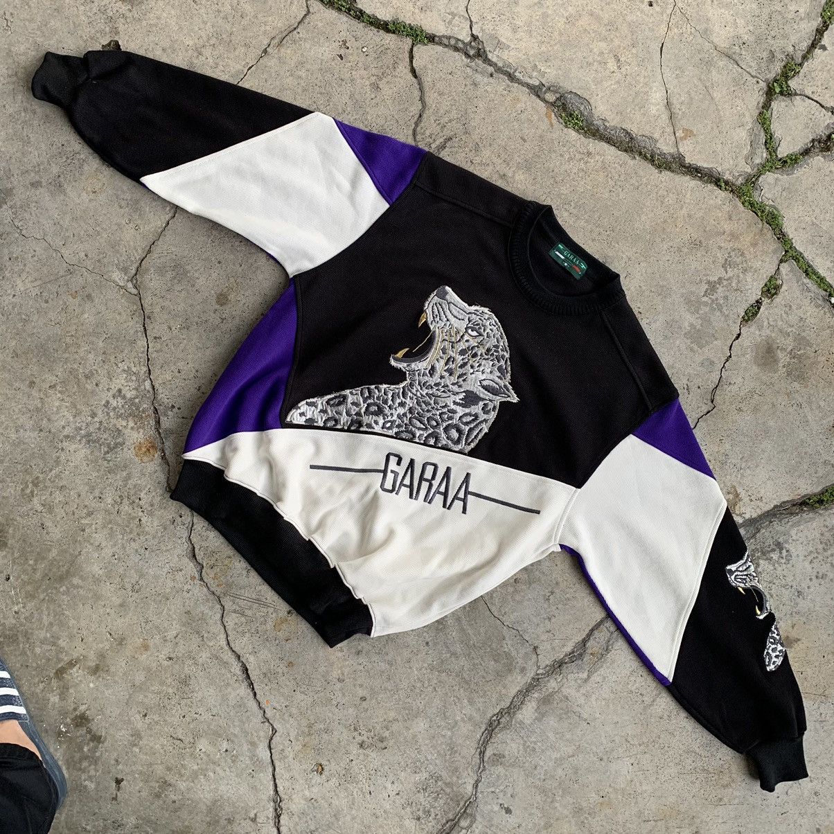 Japanese Brand Garaa leapord cheetah image art vintage sweatshirt Size US M / EU 48-50 / 2 - 5 Thumbnail