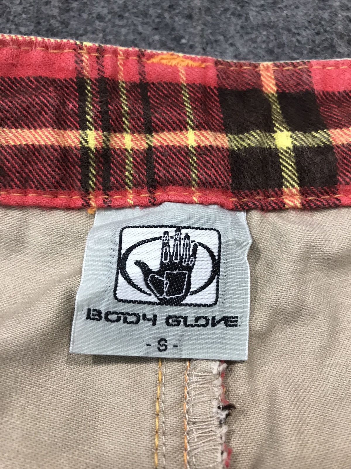Body Glove Vintage Body Glove Surf Patch Distressed Design Size US 30 / EU 46 - 11 Thumbnail
