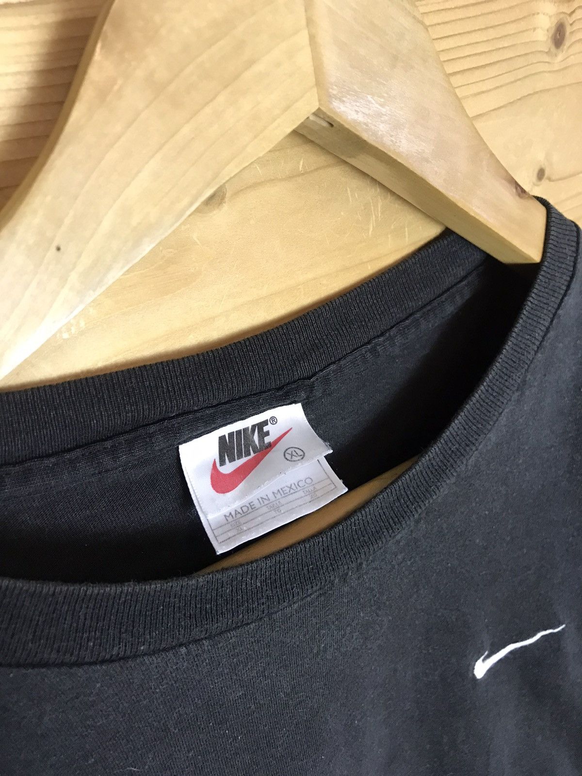 Nike Vintage 90s Nike small logo t-shirt Size US XL / EU 56 / 4 - 4 Thumbnail