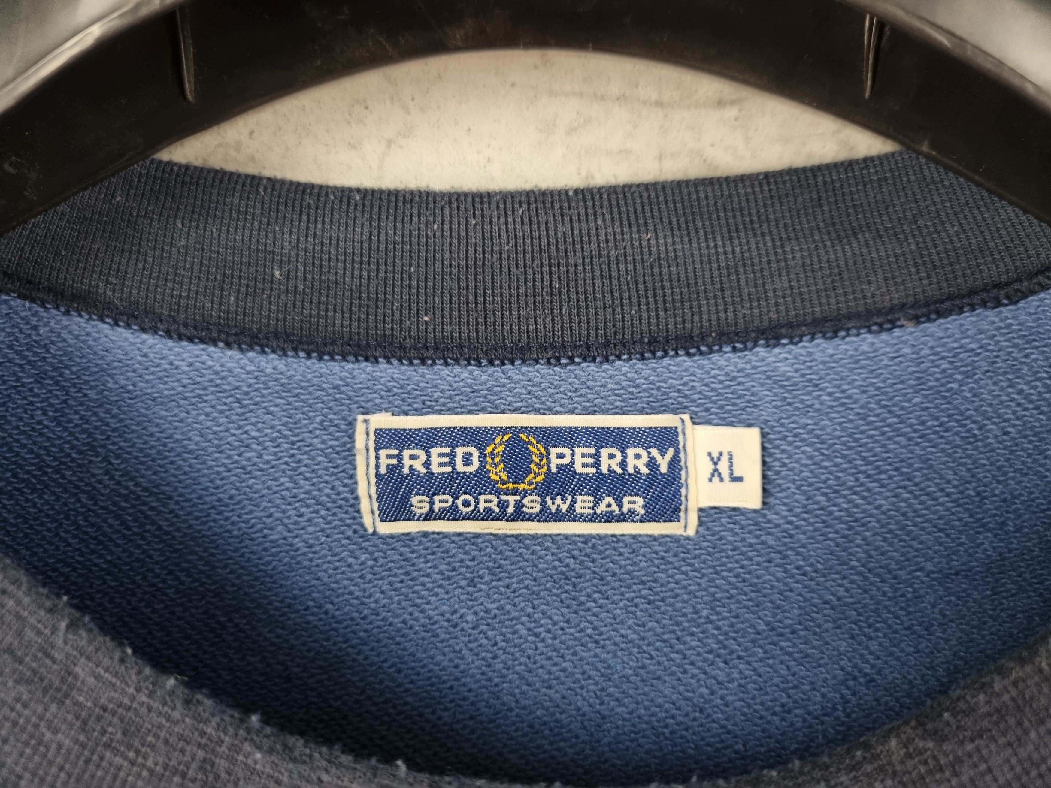 Fred Perry × Vintage 90s Fred Perry Vintage Big Logo Sweatshirt Size US M / EU 48-50 / 2 - 8 Thumbnail