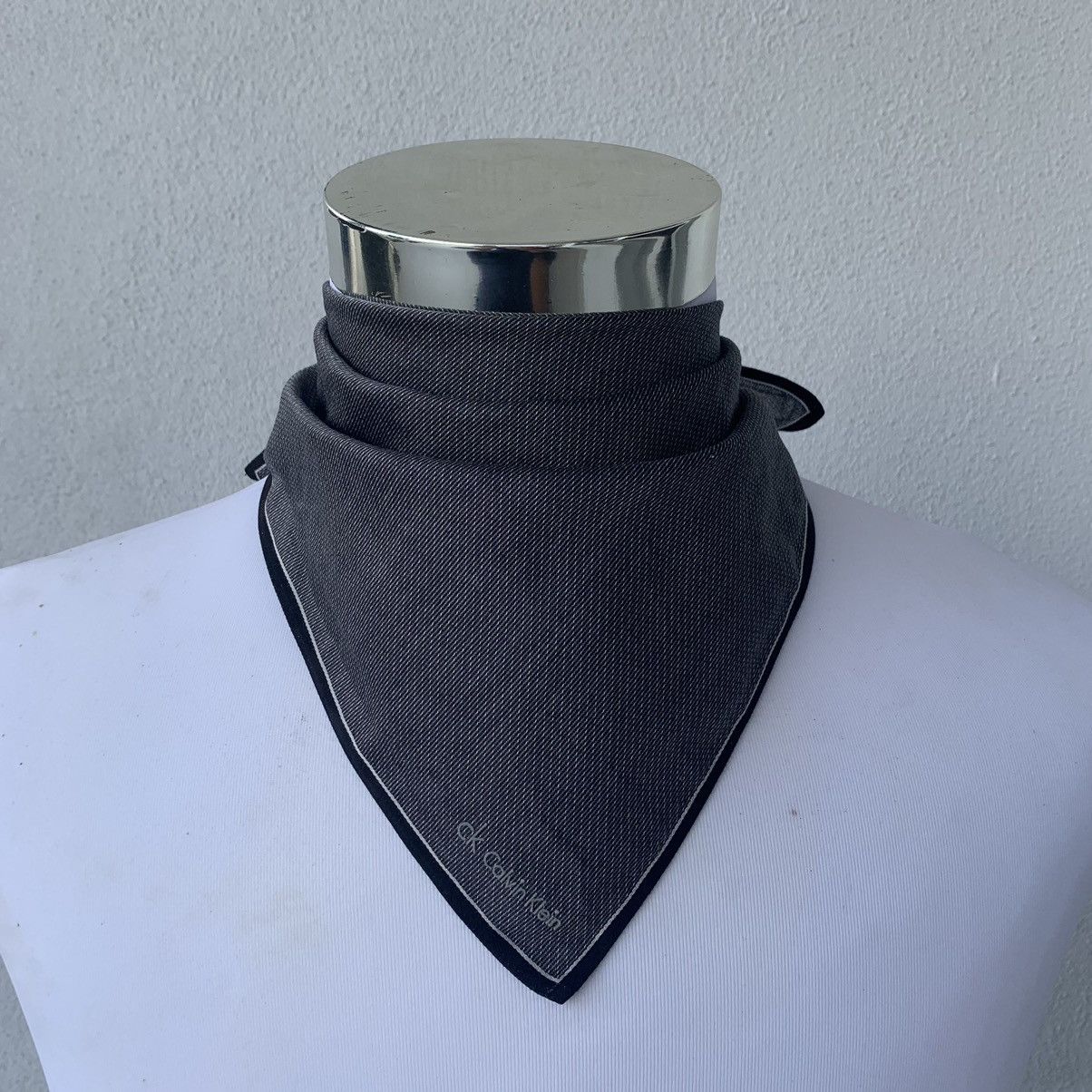 Calvin Klein × Designer CALVIN KLEIN handkerchief bandana handky small logo Size ONE SIZE - 1 Thumbnail