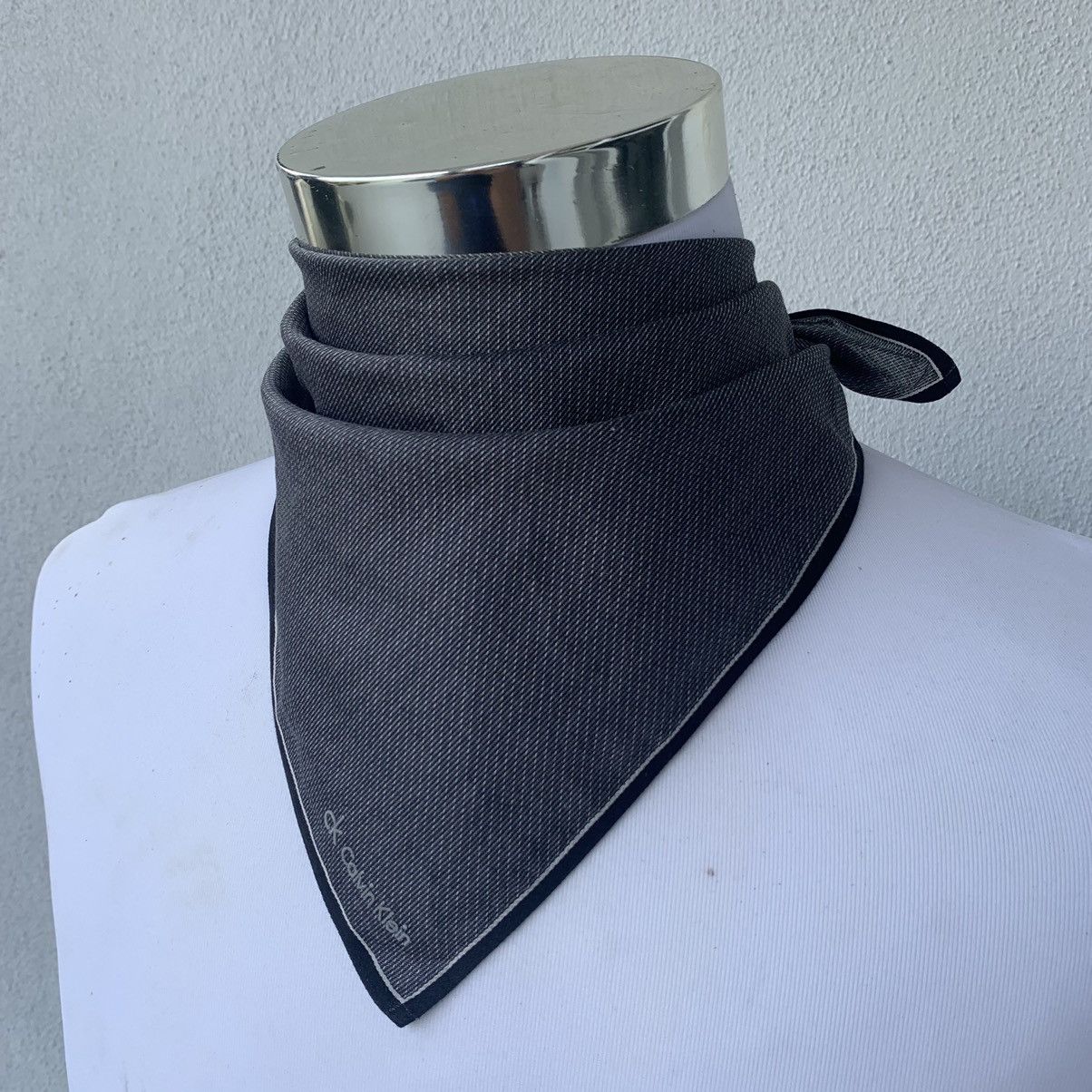 Calvin Klein × Designer CALVIN KLEIN handkerchief bandana handky small logo Size ONE SIZE - 3 Thumbnail