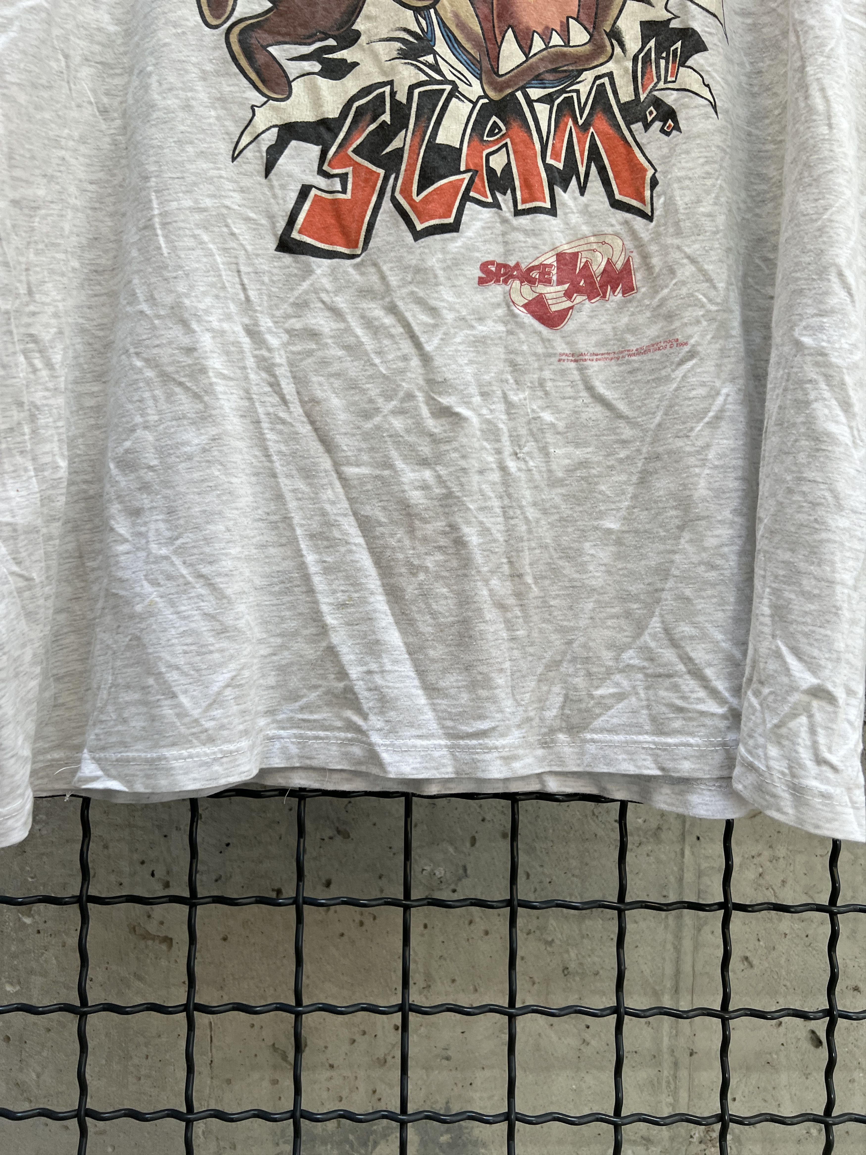 Cartoon Network Looney Tunes Space Jam 1996 Taz Basketball vintage tee Size US XL / EU 56 / 4 - 9 Thumbnail
