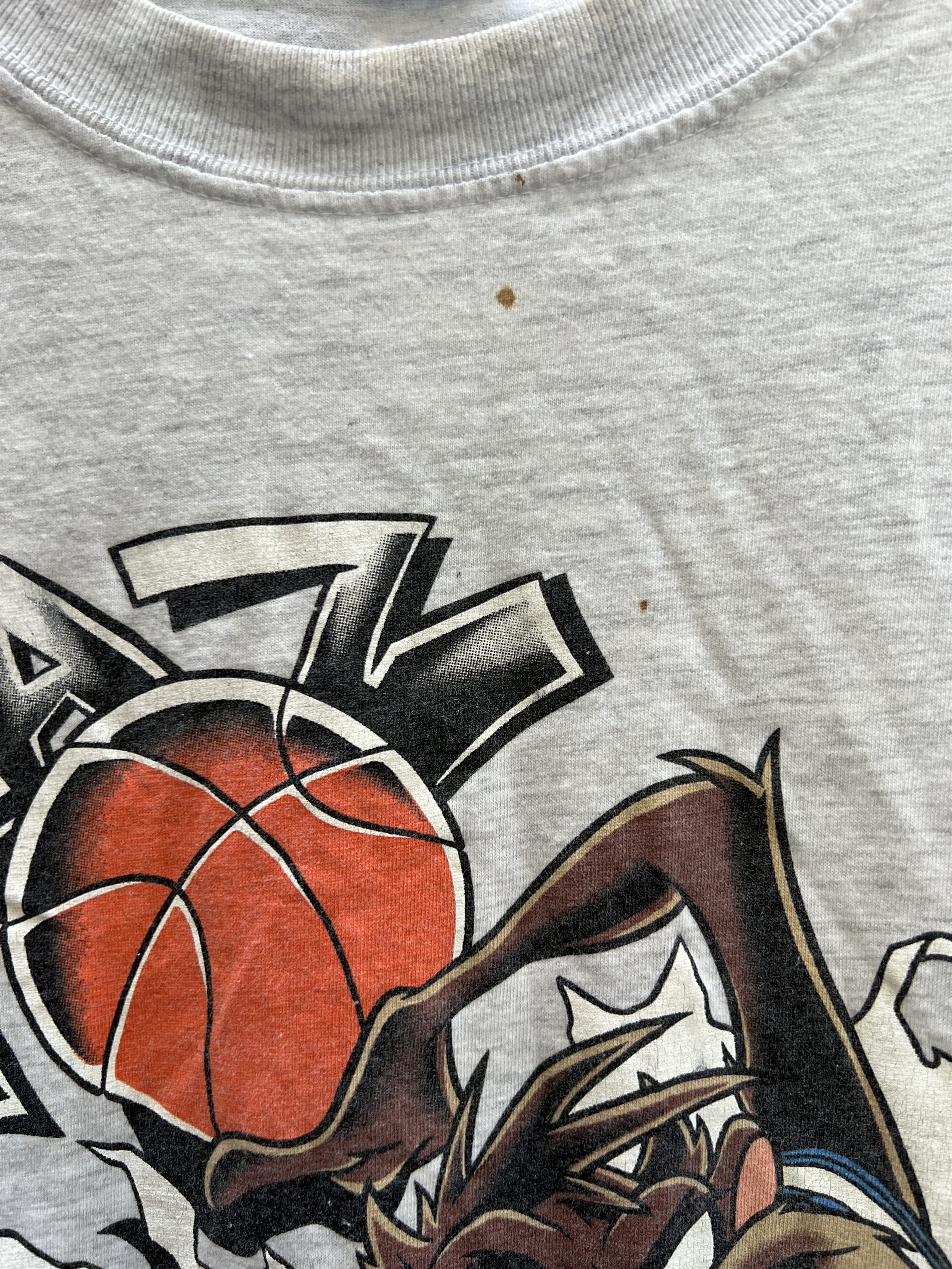 Cartoon Network Looney Tunes Space Jam 1996 Taz Basketball vintage tee Size US XL / EU 56 / 4 - 4 Thumbnail