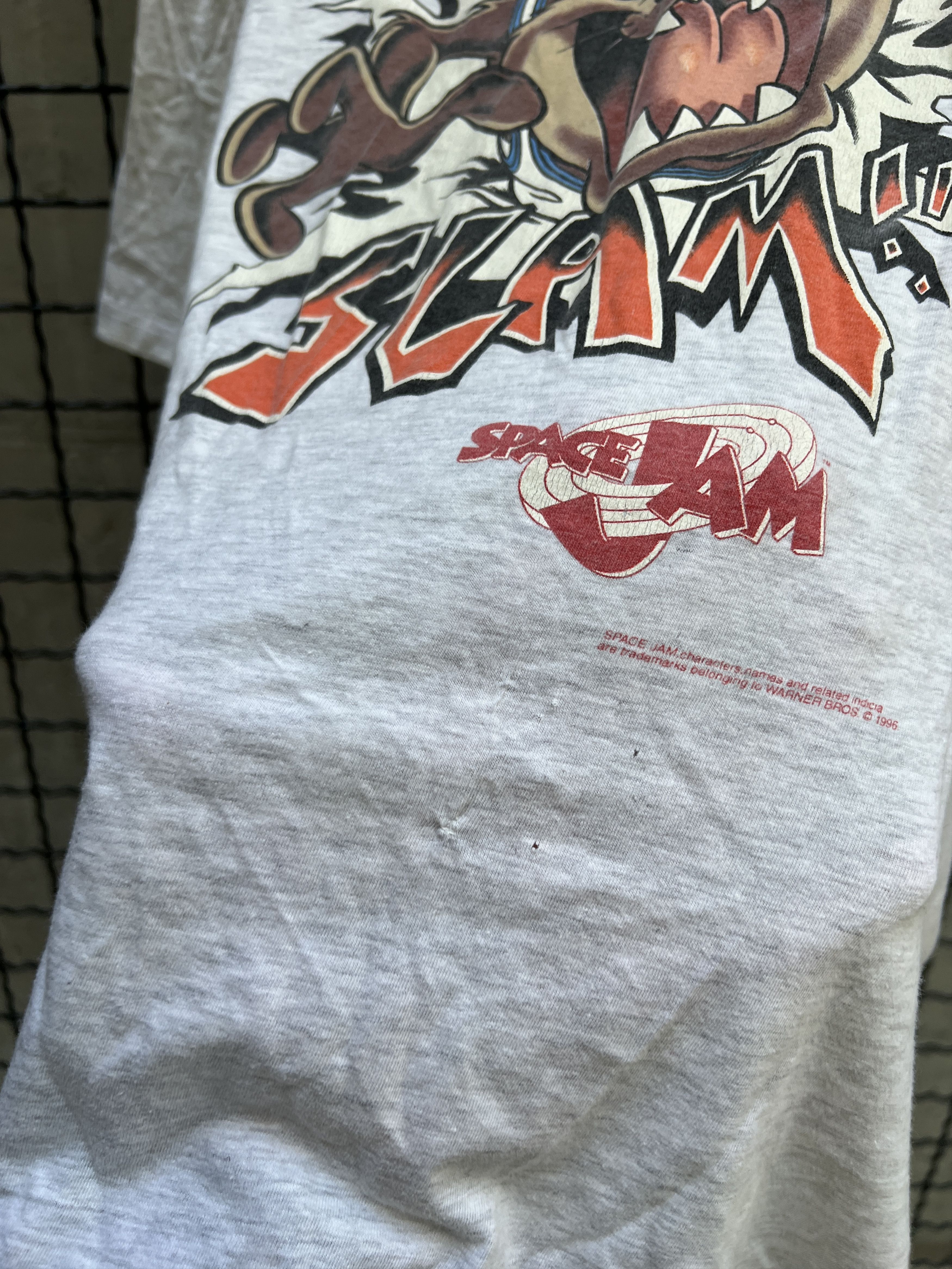 Cartoon Network Looney Tunes Space Jam 1996 Taz Basketball vintage tee Size US XL / EU 56 / 4 - 12 Thumbnail
