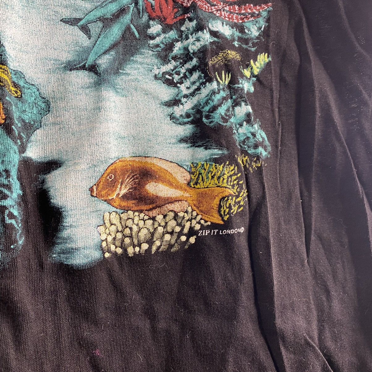 Other VINTAGE 90s DOLPHINS ANIMALS 3D MULTICOLOUR BOXY T SHIRT Size US M / EU 48-50 / 2 - 3 Thumbnail