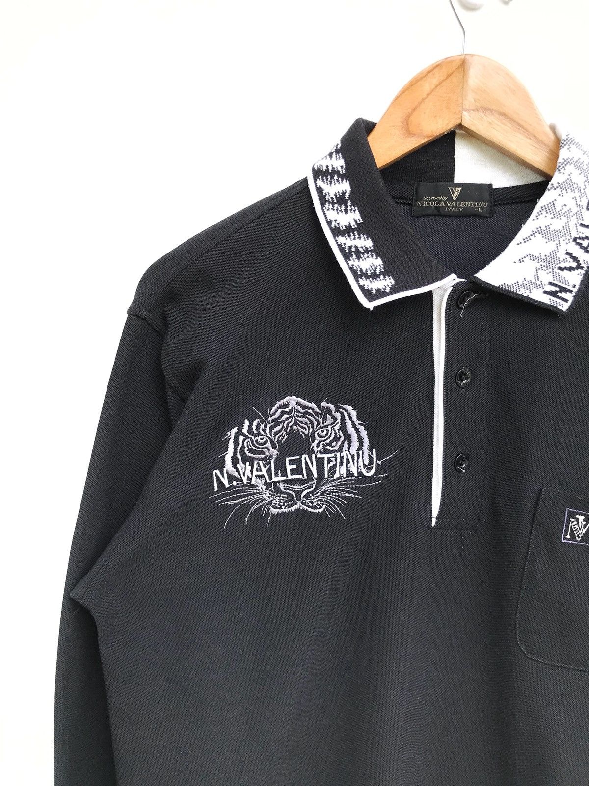 Valentino Nicola Valentino Italy Tiger Embroidered Button Down Shirts Size US L / EU 52-54 / 3 - 2 Thumbnail