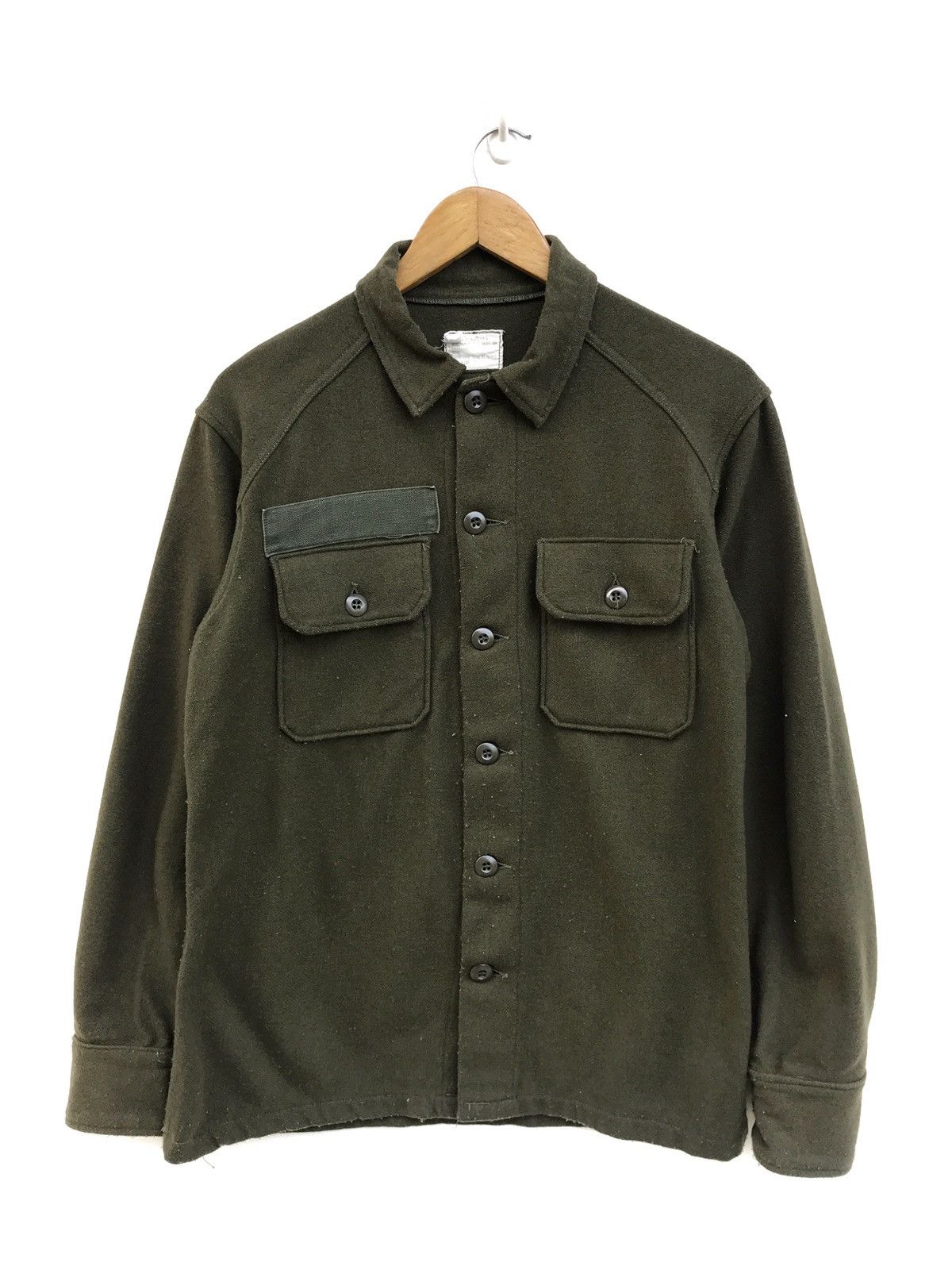 Vintage Vintage US Army Wool Green Field Button Shirts Jacket Size US S / EU 44-46 / 1 - 1 Thumbnail