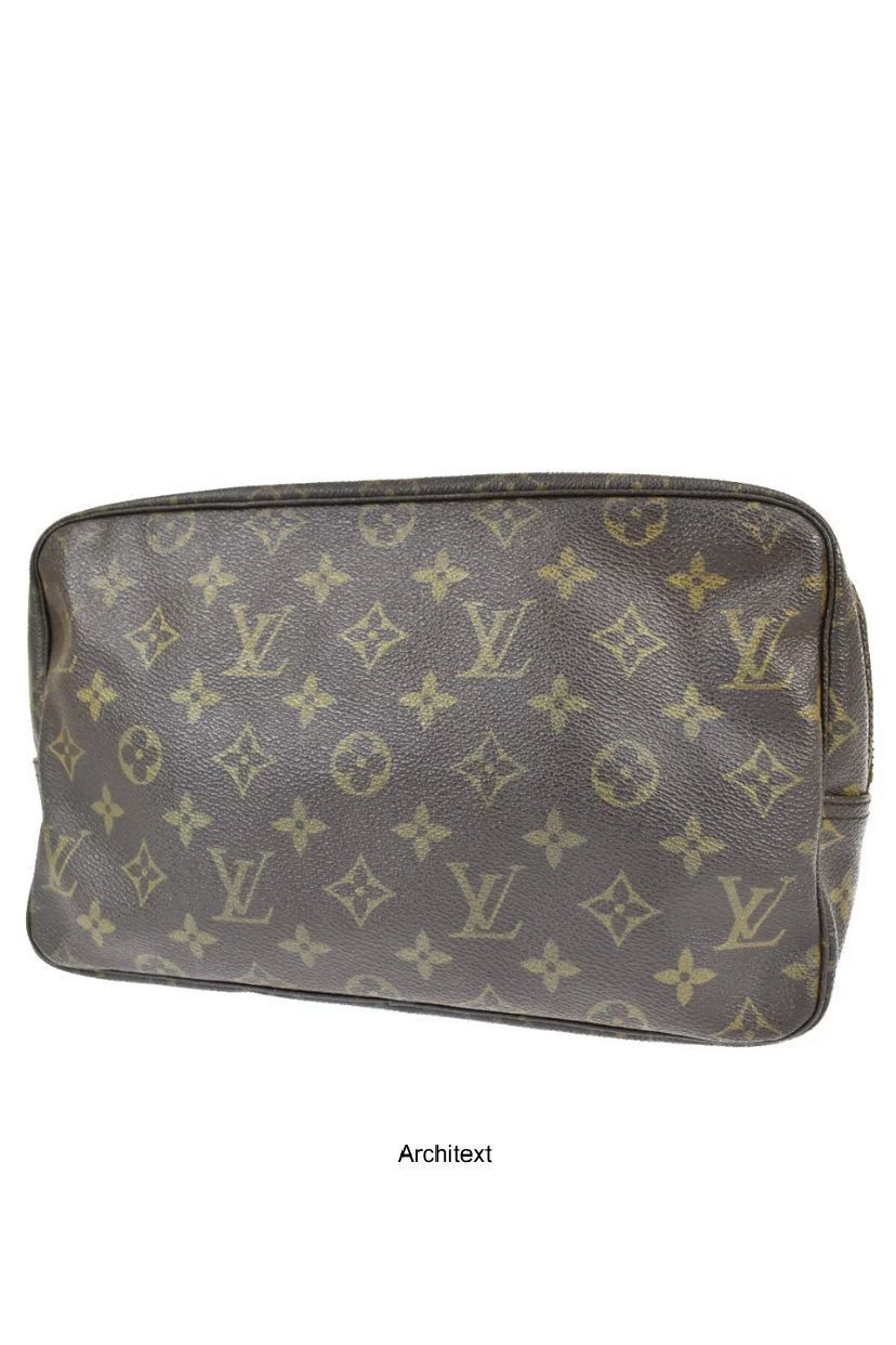 Louis Vuitton Monogram Travel Pouch Bag Size ONE SIZE - 1 Thumbnail