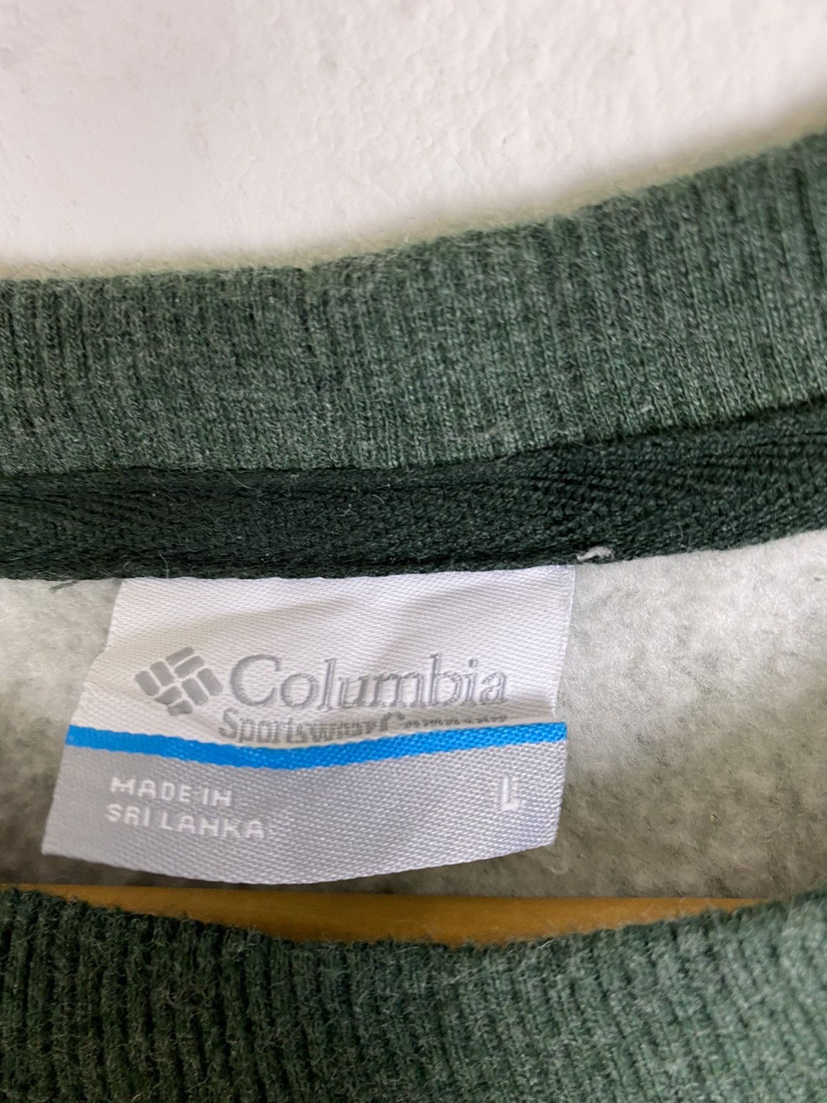Columbia Columbia Sweatshirt Small Logo - Large Size Size US L / EU 52-54 / 3 - 5 Thumbnail