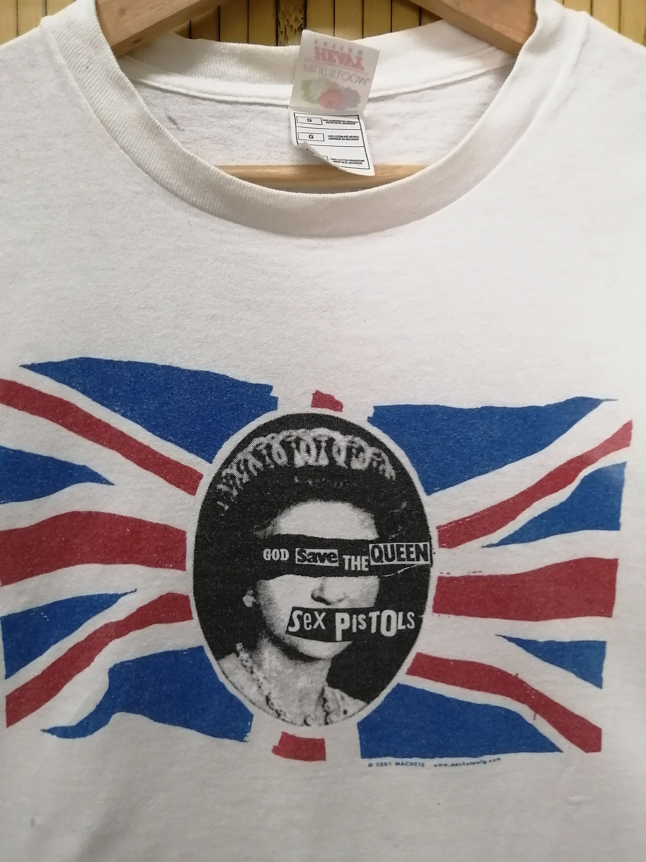 Band Tees Vintage SEX PISTOLS God Save The Queen Tee Size US L / EU 52-54 / 3 - 6 Thumbnail