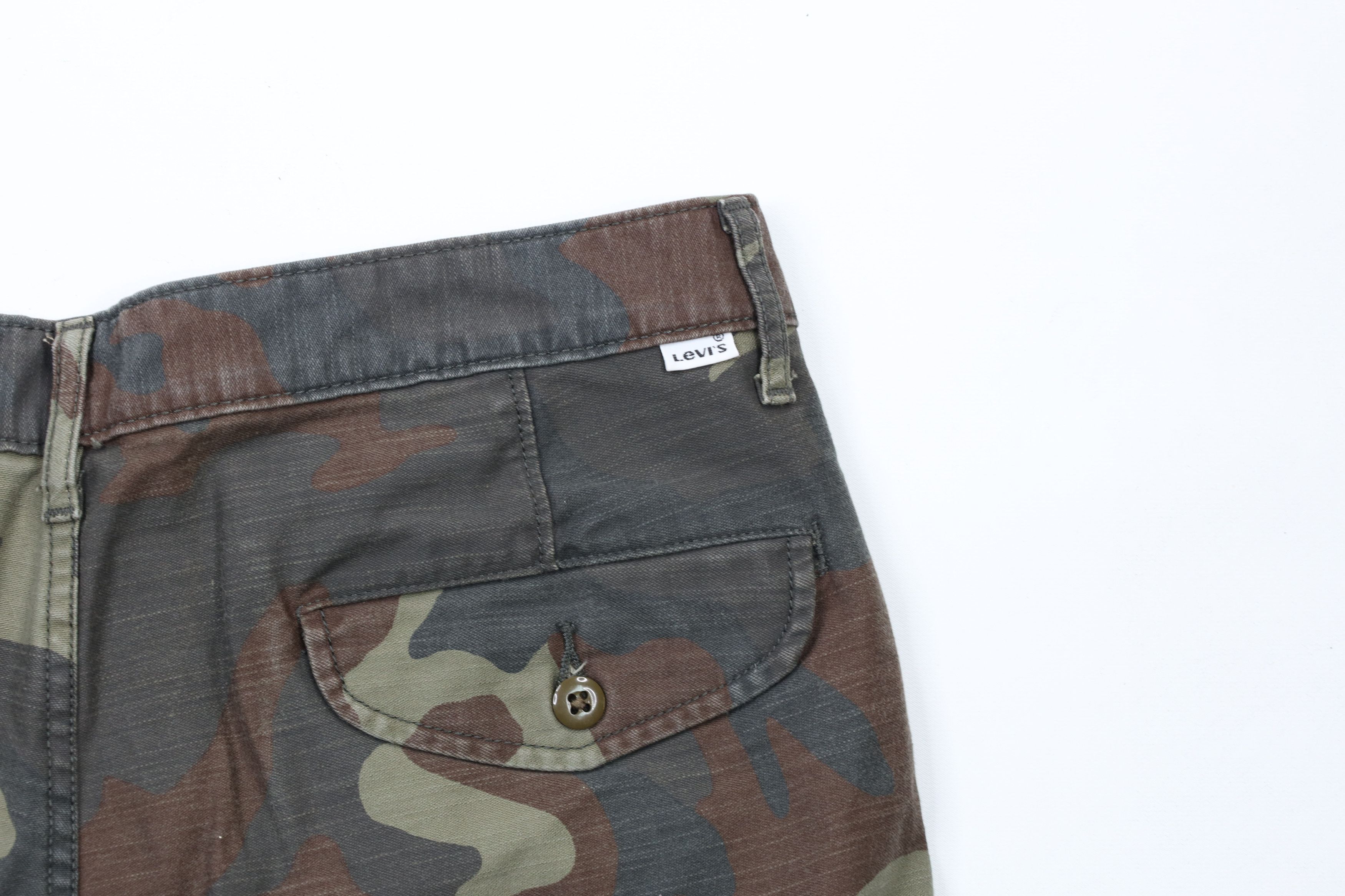 Levi's × Vintage Vintage Levis Custom Hemmed Knee Camouflage Cargo Shorts Size US 34 / EU 50 - 10 Thumbnail