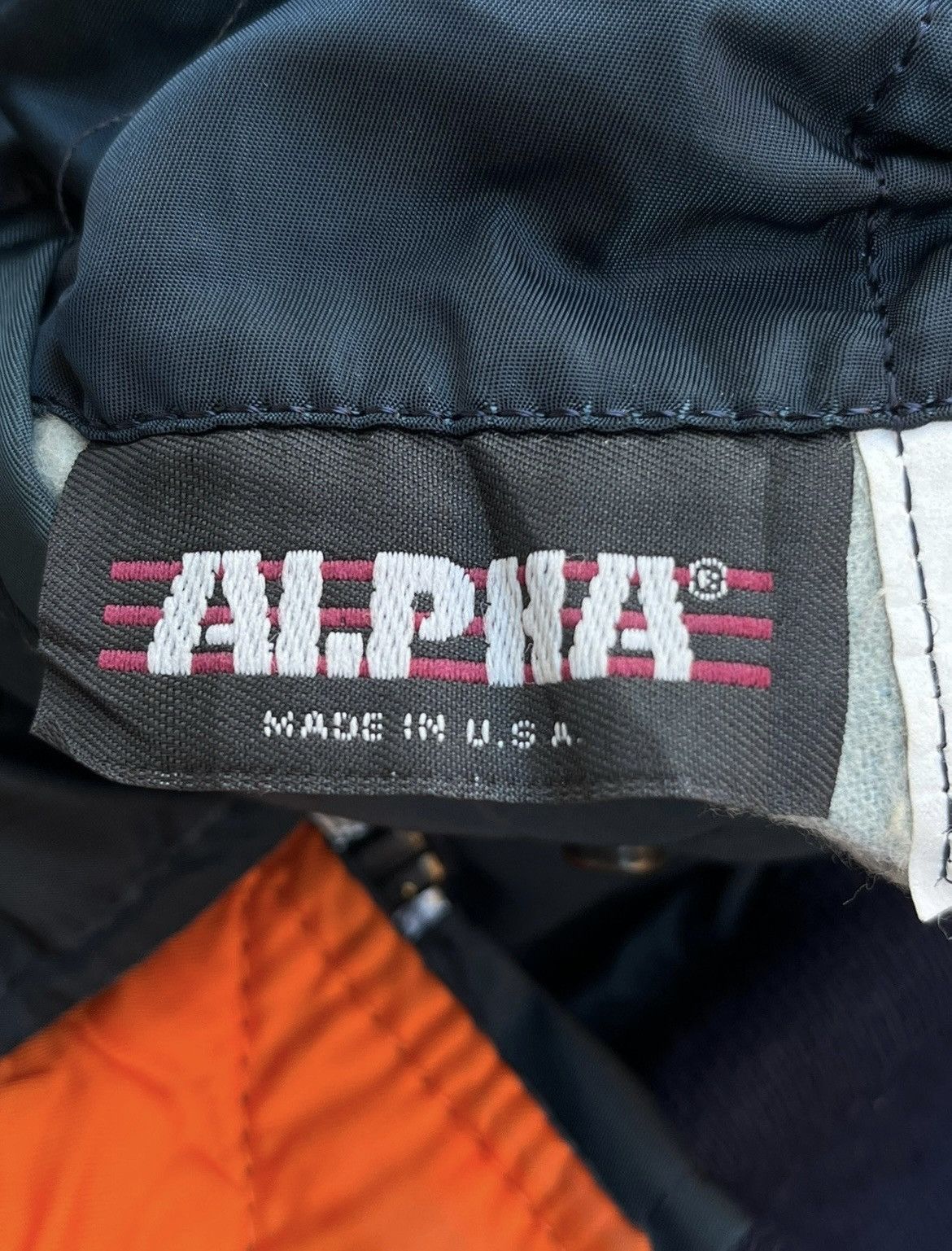 Alpha Industries (A94). VINTAGE ALPHA INDUSTRIES RIVERSILBLE BOMBER JACKET Size US M / EU 48-50 / 2 - 7 Thumbnail