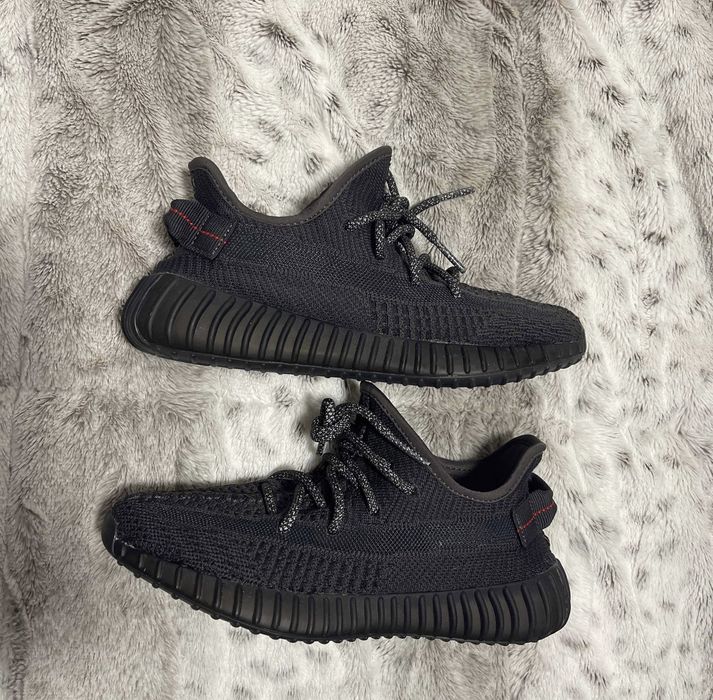 Non reflective black on sale yeezy