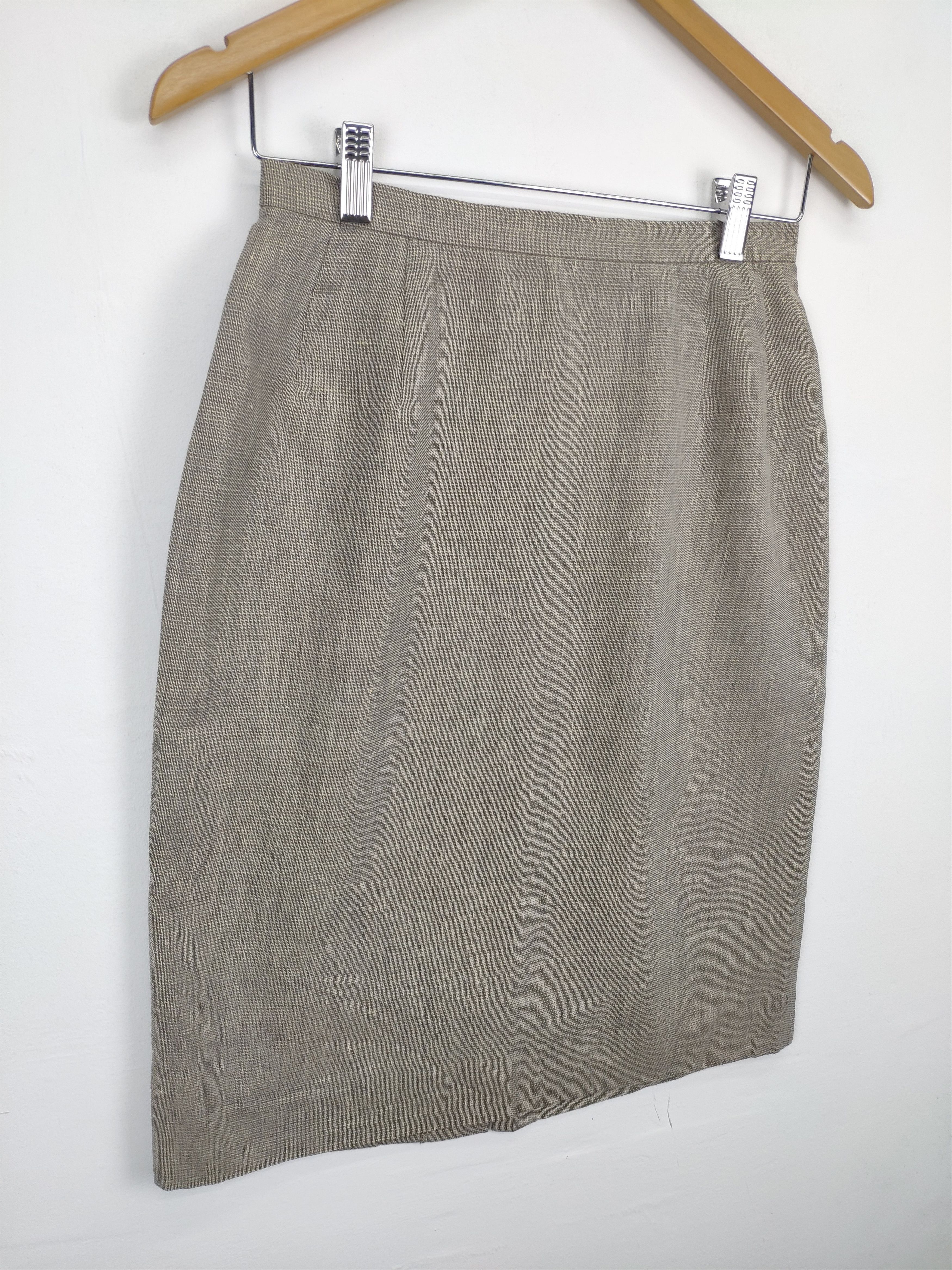 Burberry Vintage Burberry Wool Midi Skirts Plain Size 26" / US 2 / IT 38 - 7 Thumbnail