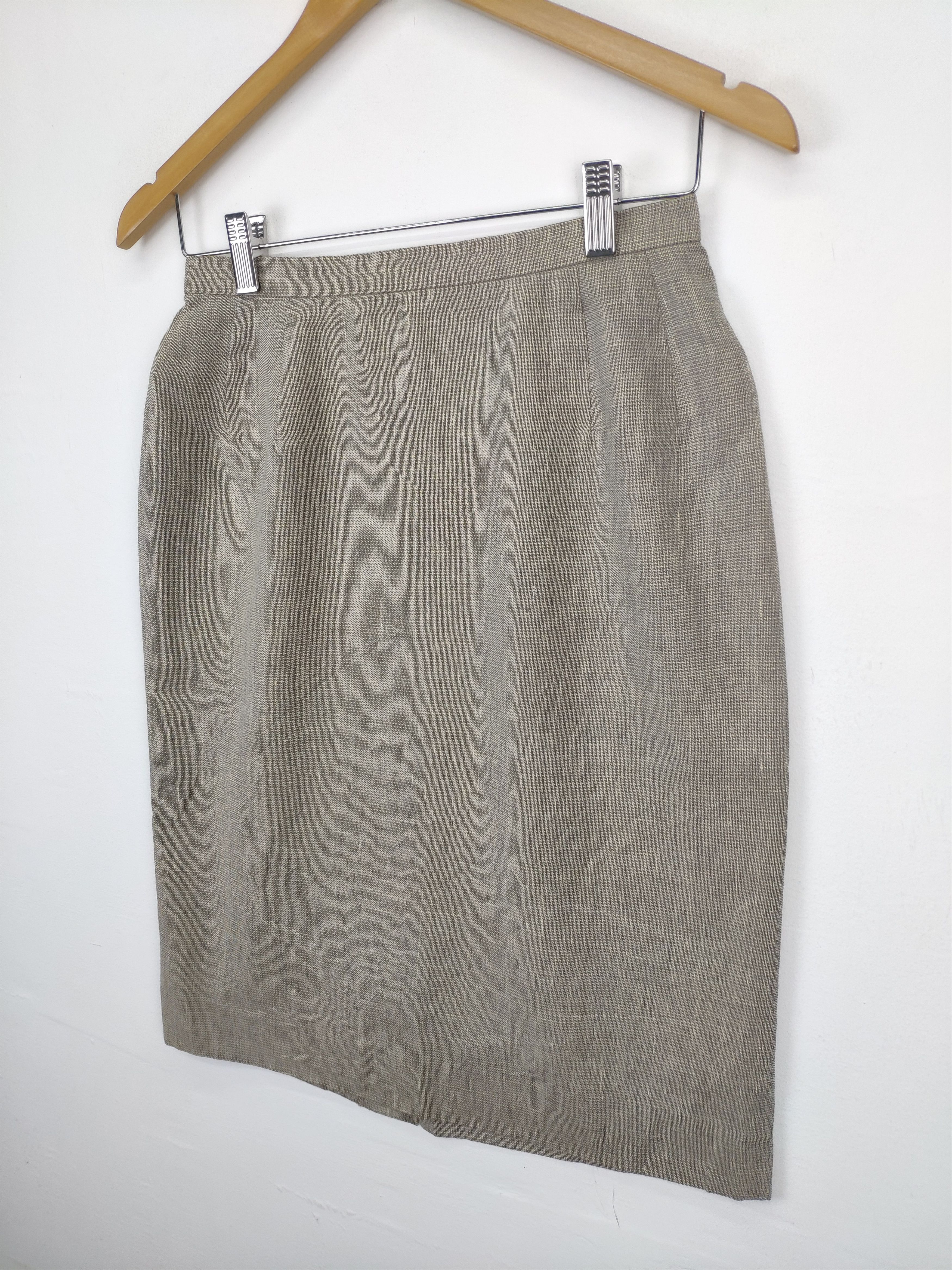 Burberry Vintage Burberry Wool Midi Skirts Plain Size 26" / US 2 / IT 38 - 6 Thumbnail
