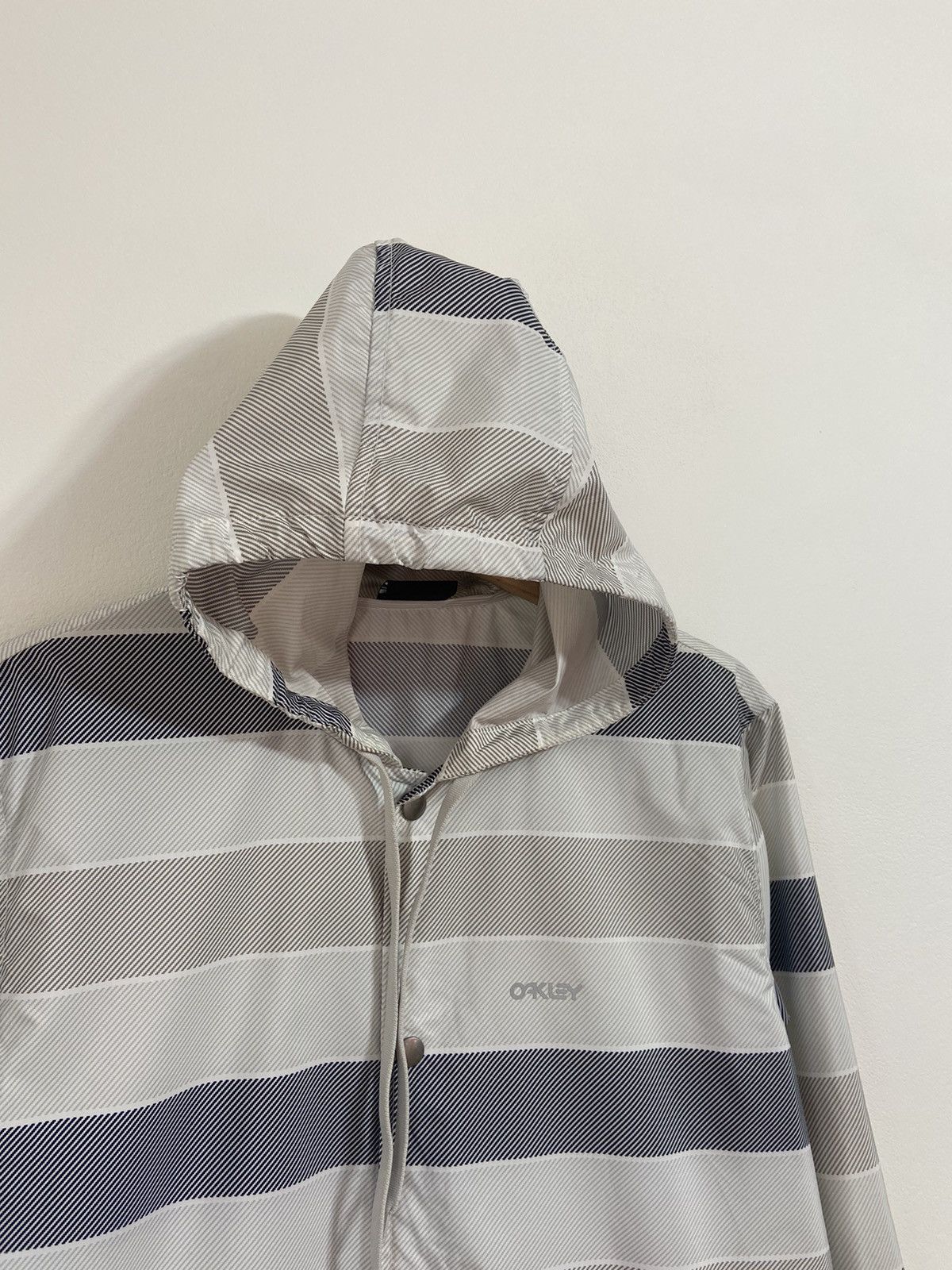 Oakley Oakley vintage Jacket y2k style hype Size US S / EU 44-46 / 1 - 3 Thumbnail