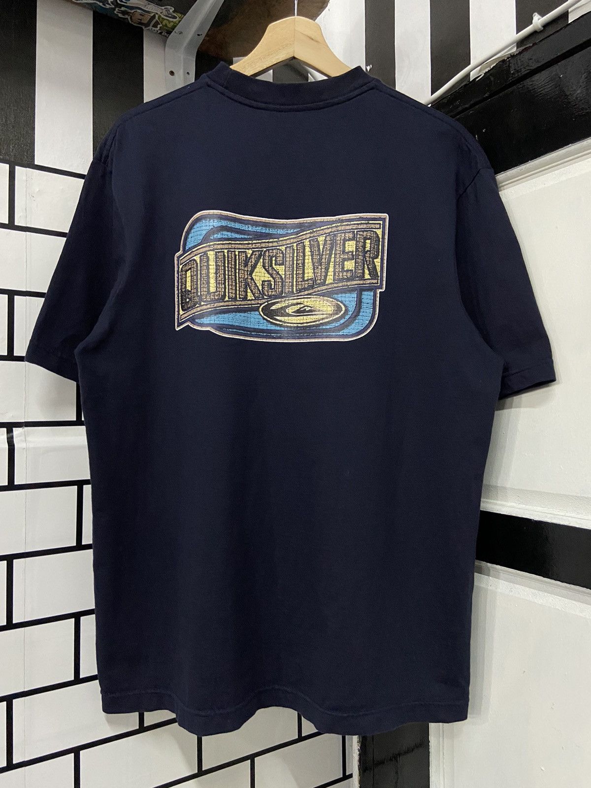 Quicksilver Vintage 90’s Quicksilver Back Hint Tshirt Size US L / EU 52-54 / 3 - 1 Thumbnail