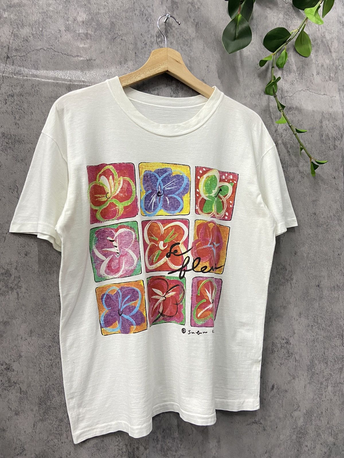 Vintage Vintage 90’s Art Hibiscus Painting Single Stitch Tshirt Size US M / EU 48-50 / 2 - 3 Thumbnail