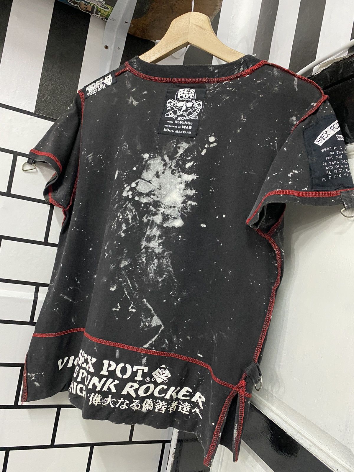 Japanese Brand Vintage Sex Pot Revenge Bondage Boxy Tshirt Size US M / EU 48-50 / 2 - 10 Thumbnail