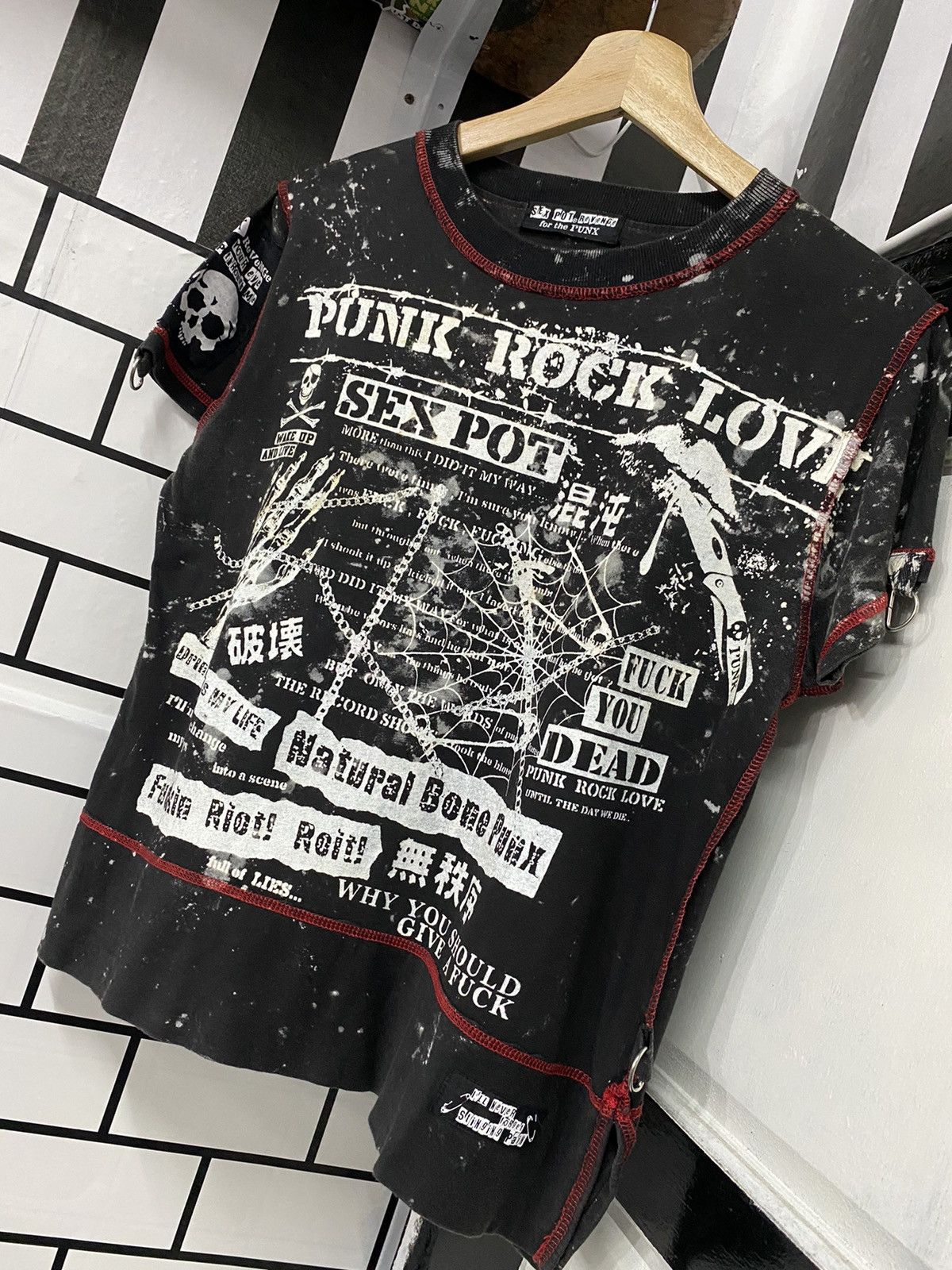 Japanese Brand Vintage Sex Pot Revenge Bondage Boxy Tshirt Size US M / EU 48-50 / 2 - 3 Thumbnail