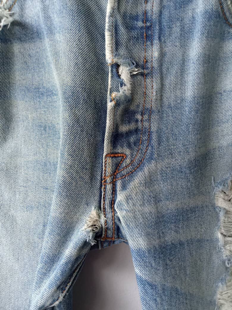 Levi's Vintage Clothing Vintage Levis 501 Distressed Medium Wash Ripped Denim Size US 31 - 5 Thumbnail