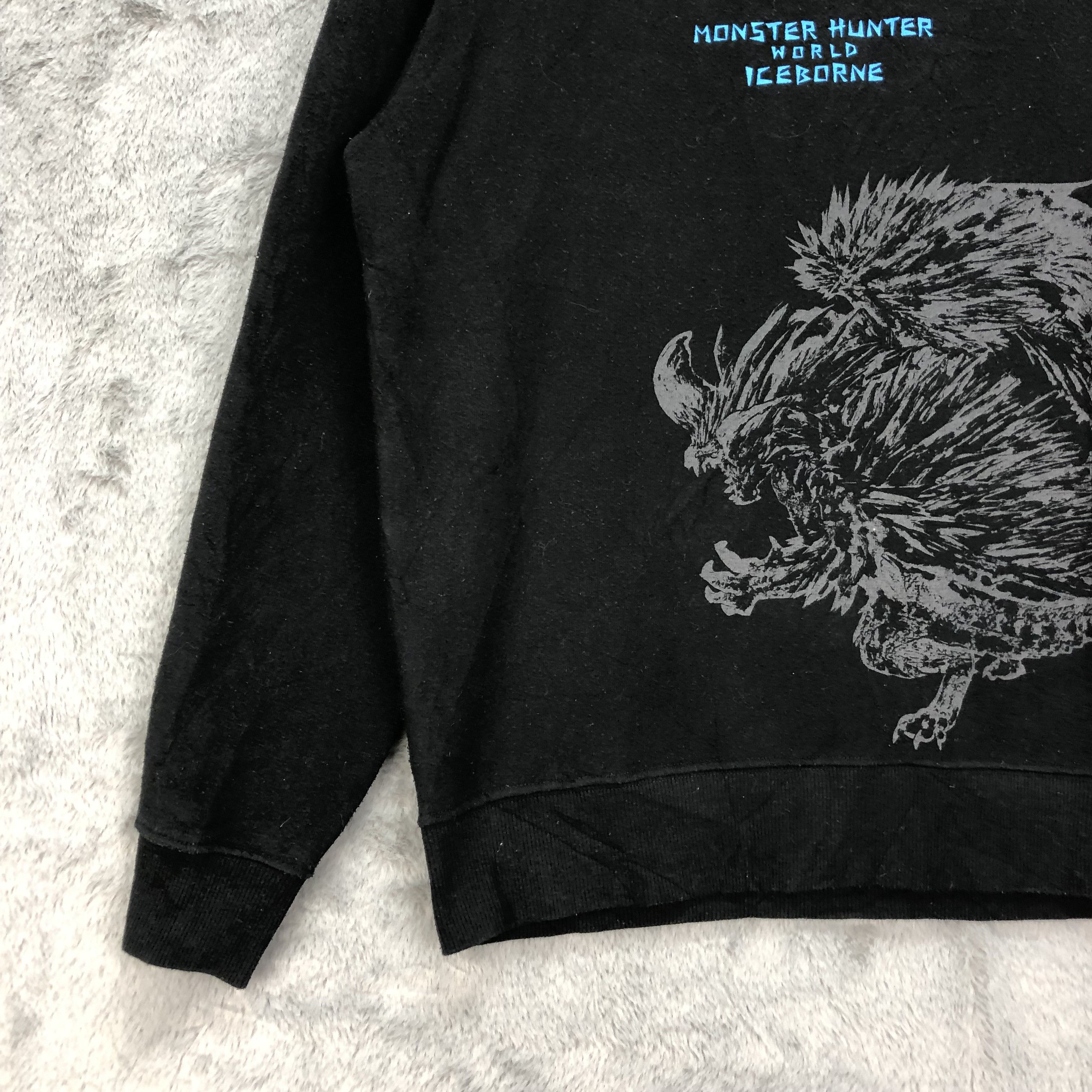 Japanese Brand MONSTER HUNTER WORLD ICEBORNE Sweatshirts #4737-166 Size US M / EU 48-50 / 2 - 5 Thumbnail